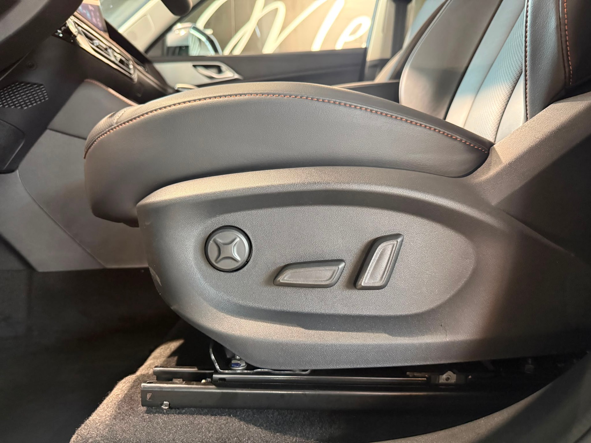 MG HS 1.5 T HEV Luxury-image-7