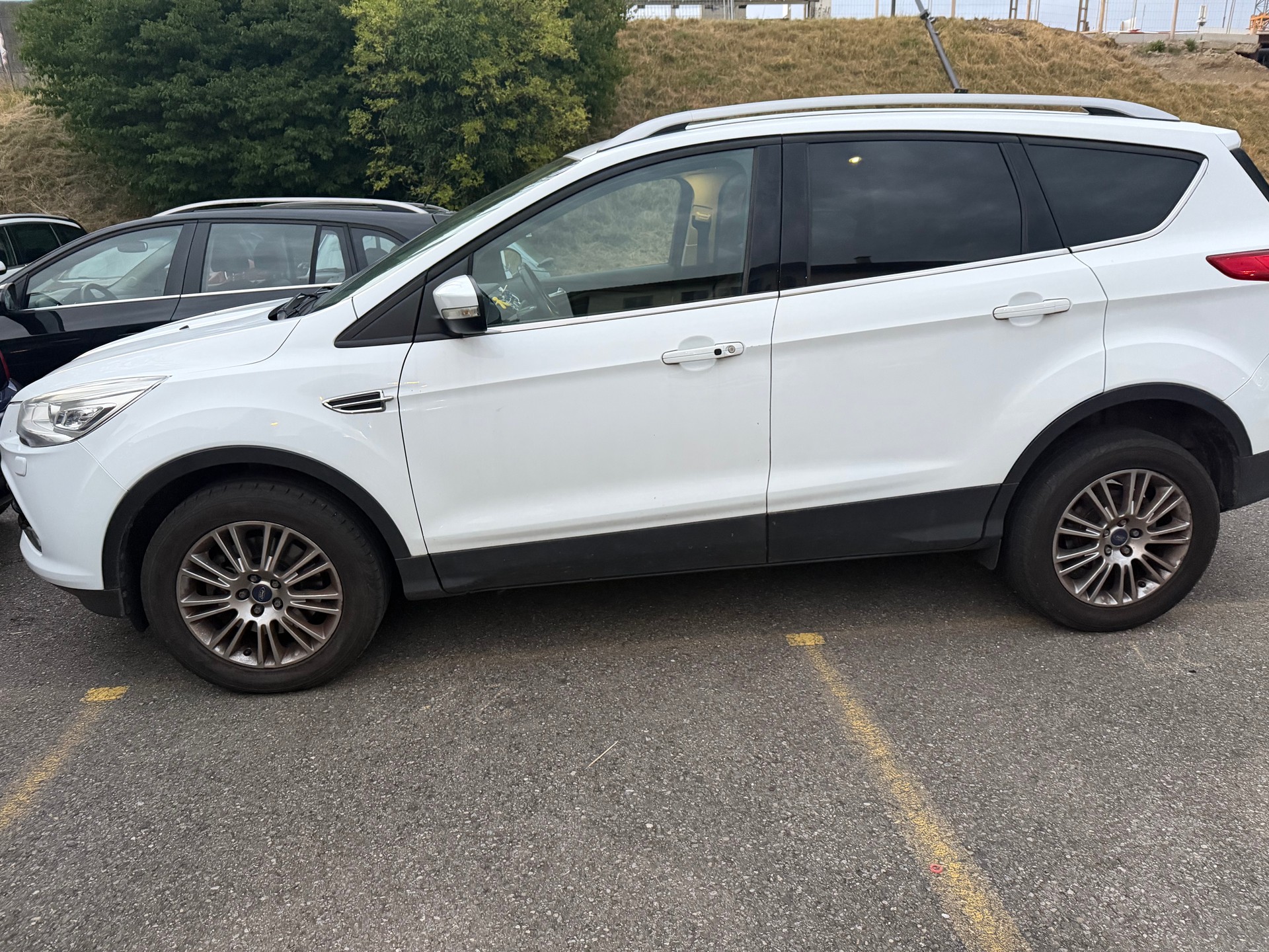 FORD Kuga 2.0 TDCi Titanium 4WD PowerShift-image-3