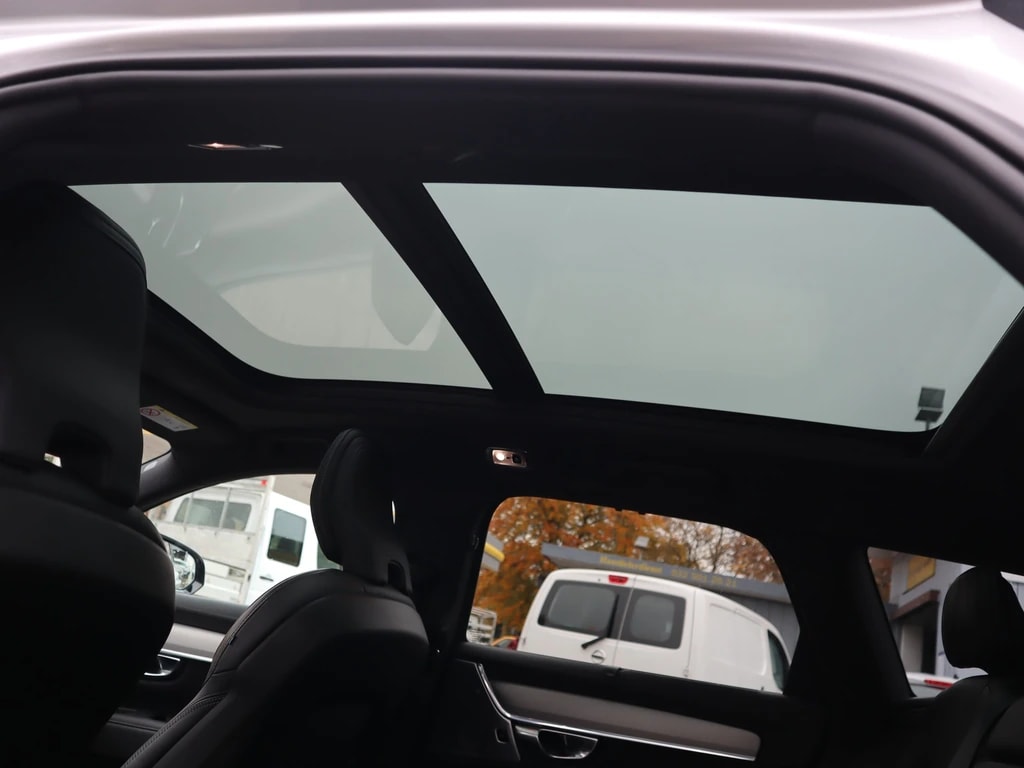 VOLVO V90 B5 AWD Diesel Mild Hybrid R-Design Geartronic ** PR.Glass-Schiebedach ** Pack Light ** Pack Winter **-image-13