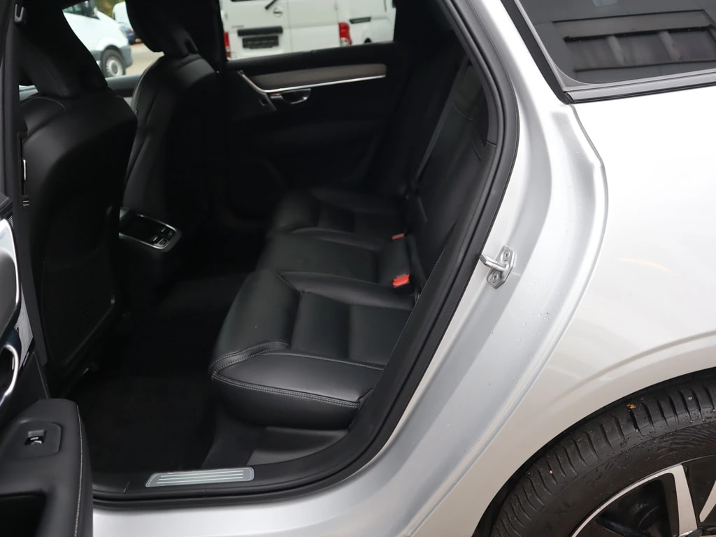 VOLVO V90 B5 AWD Diesel Mild Hybrid R-Design Geartronic ** PR.Glass-Schiebedach ** Pack Light ** Pack Winter **-image-12