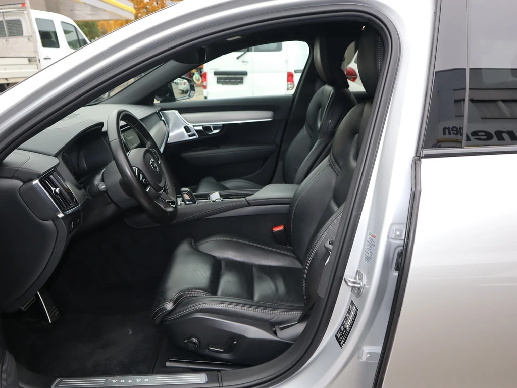 VOLVO V90 B5 AWD Diesel Mild Hybrid R-Design Geartronic ** PR.Glass-Schiebedach ** Pack Light ** Pack Winter **-image-11
