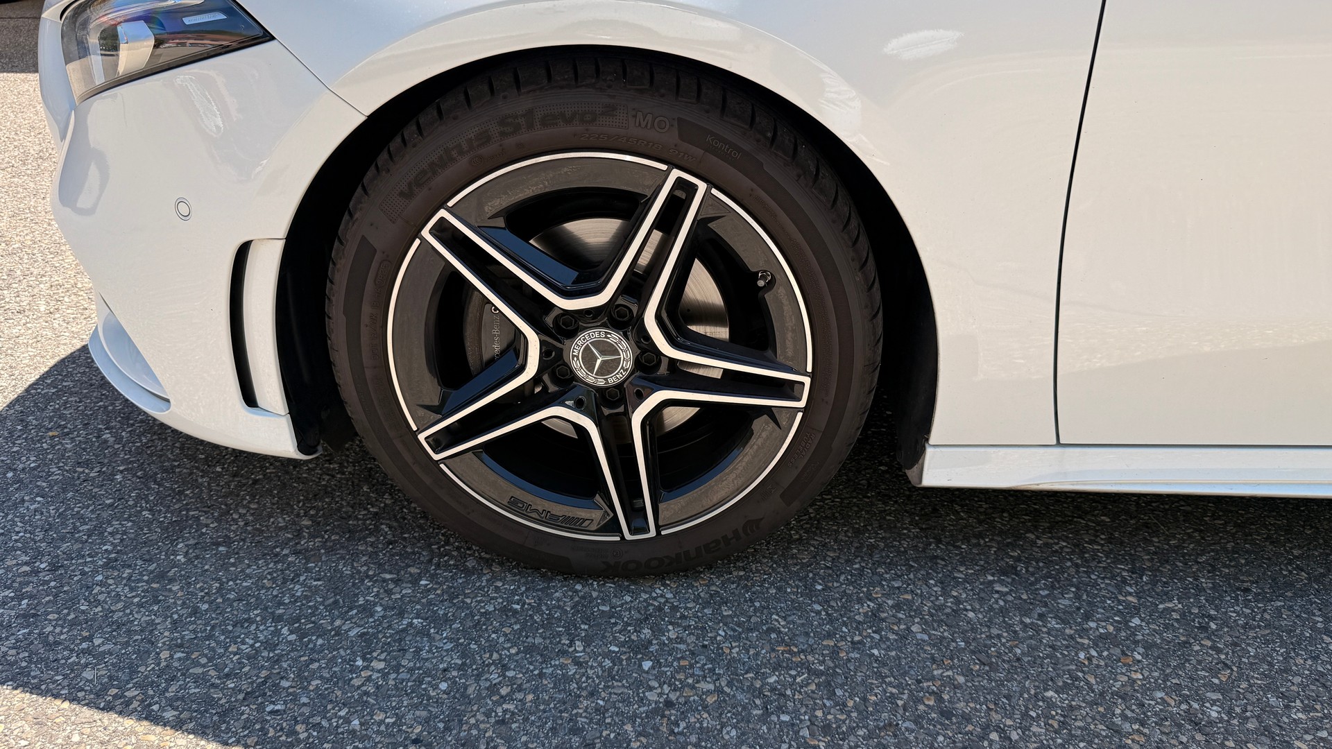 MERCEDES-BENZ A 200 AMG Line 7G-DCT-image-15