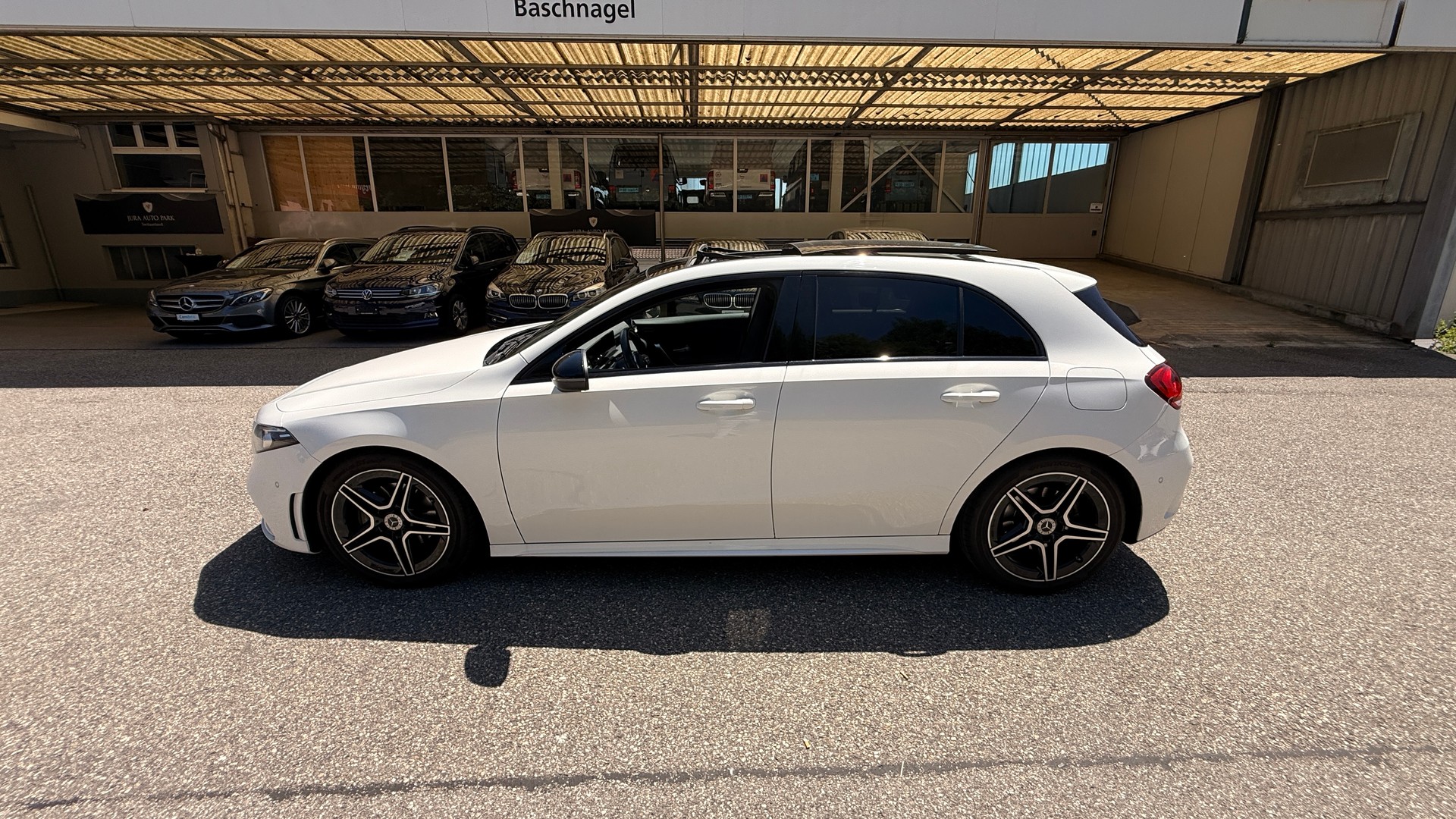 MERCEDES-BENZ A 200 AMG Line 7G-DCT-image-3