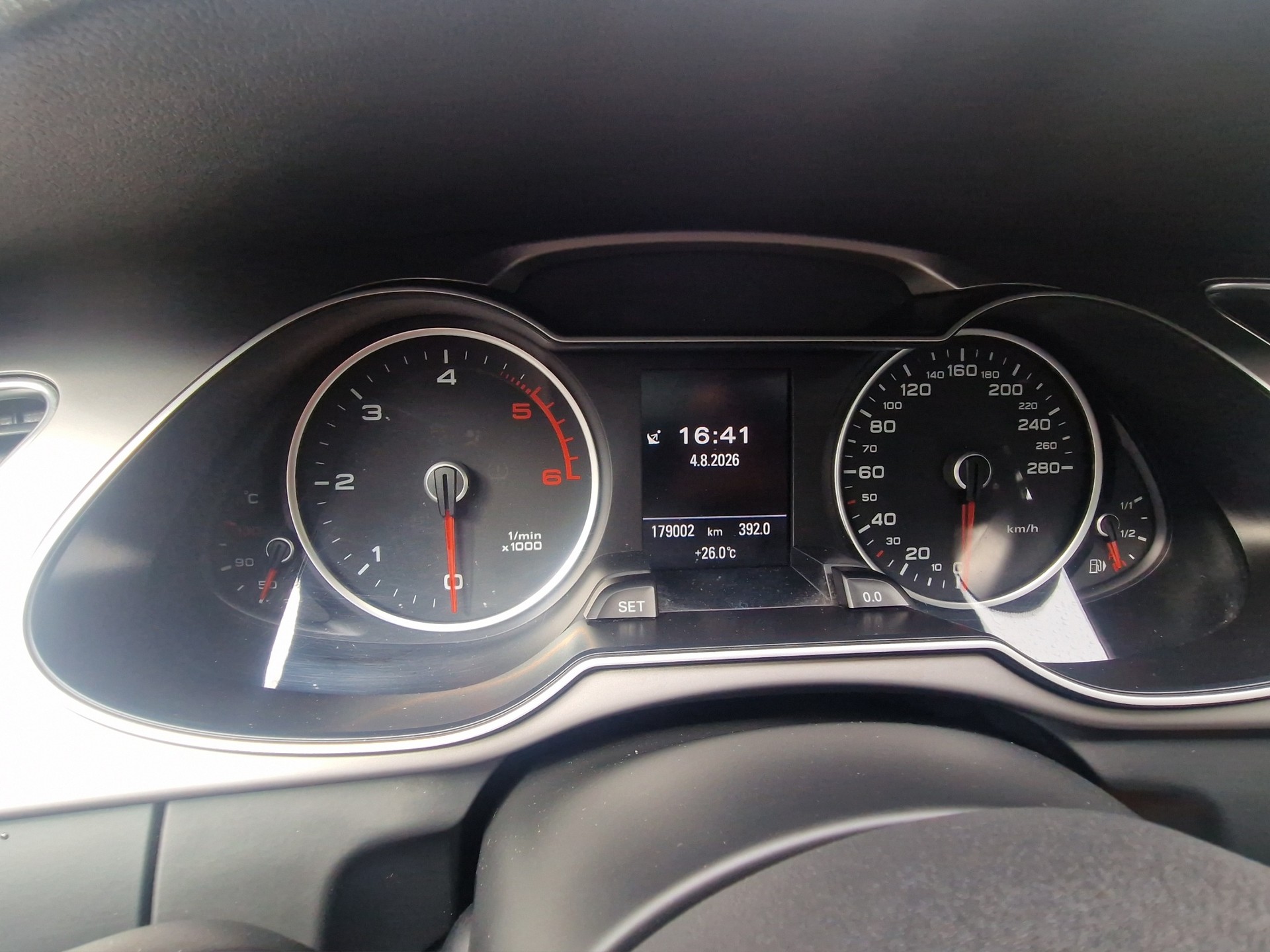 AUDI A4 Avant 3.0 TDI clean diesel quattro s-tronic-image-12