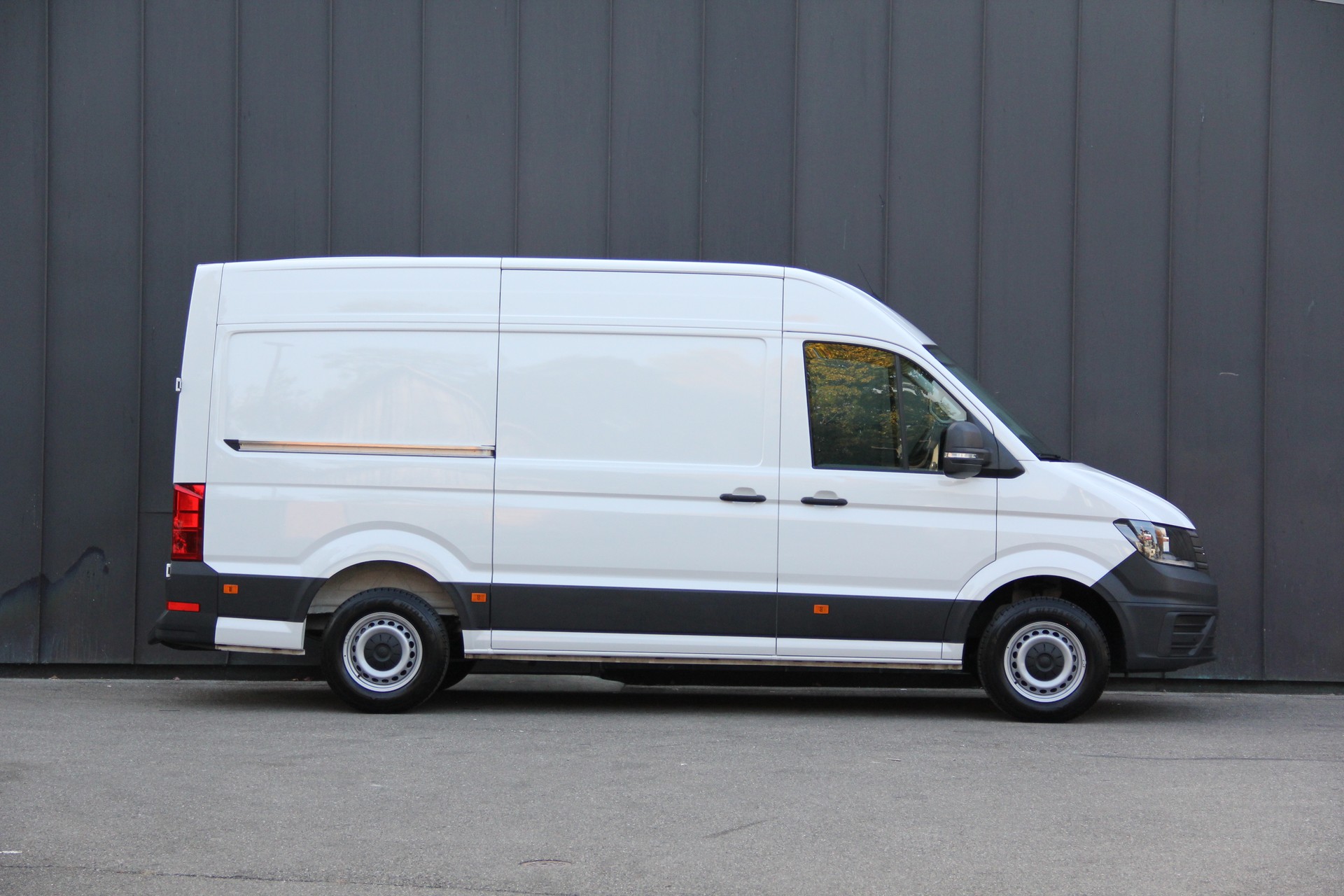 VW Crafter 35 2.0 TDI L3 HD A **AUTOMAT** LEDER **NAVI** TEMPOMAT **SITZHEIZUNG.2x** KLIMA-image-3