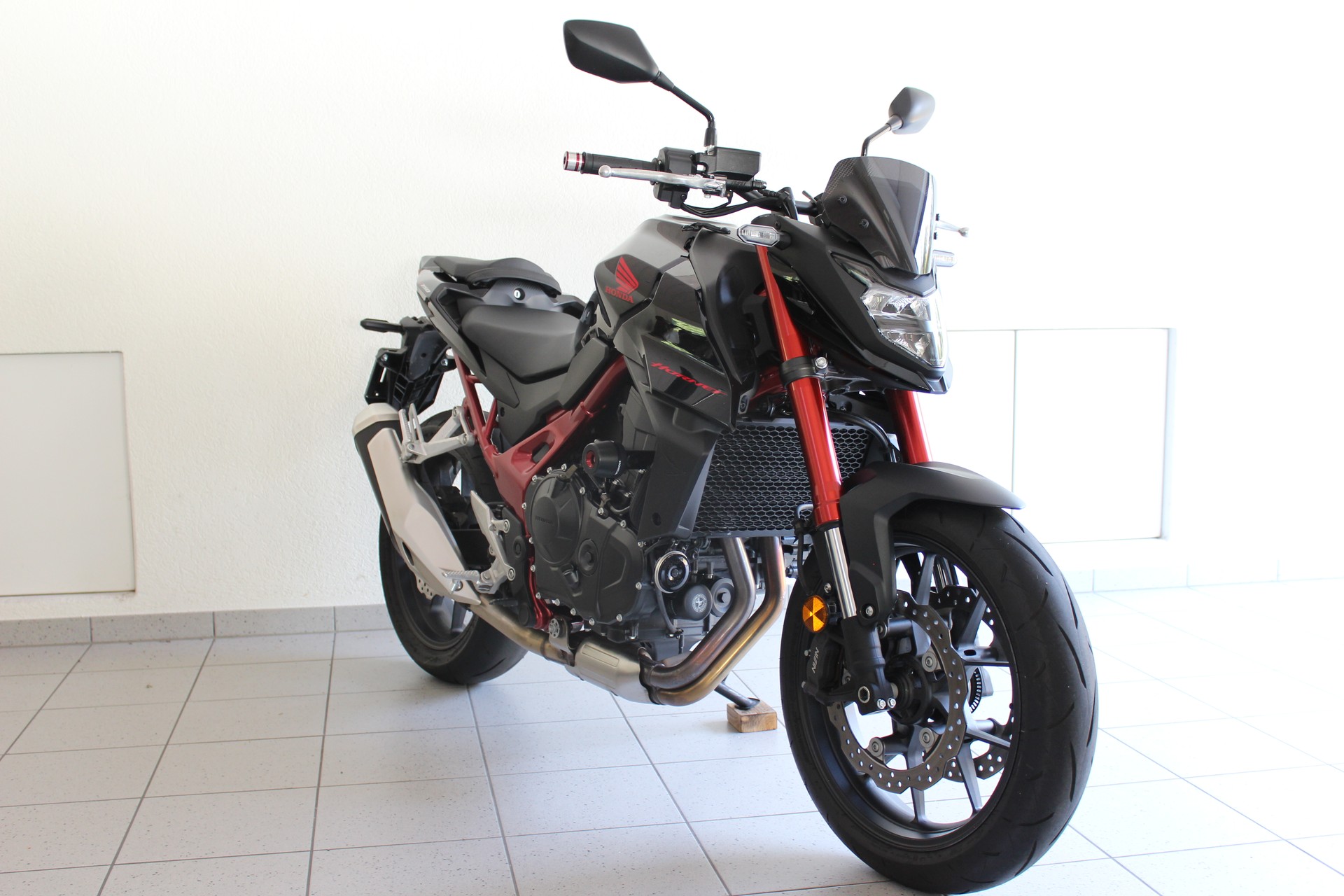 HONDA CB 750 Hornet-image-1