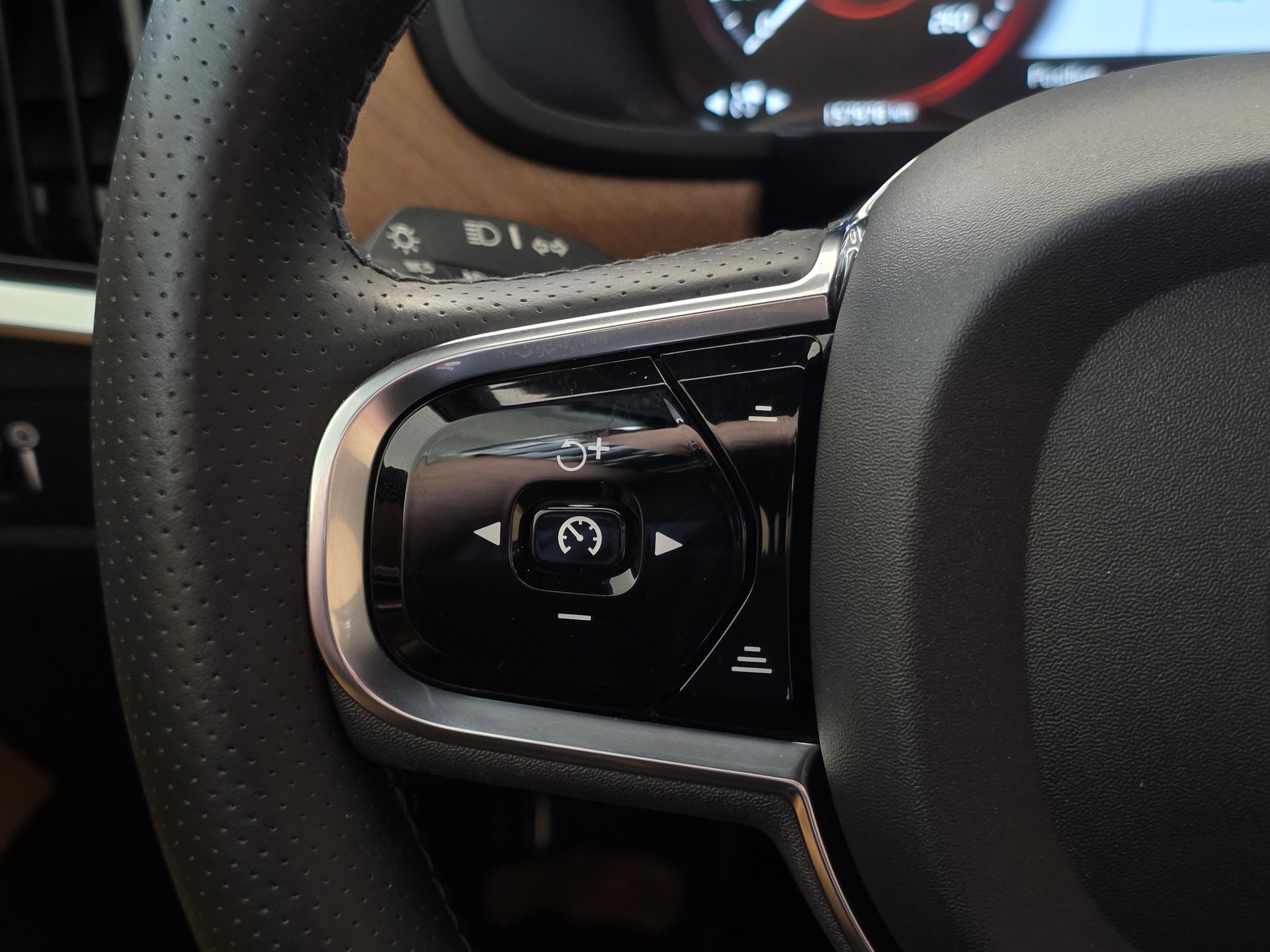 VOLVO S90 D5 AWD Inscription Geartronic Powerpulse * CH-Fahrzeug * Vollausstattung * Neuwertiger Zustand *-image-13