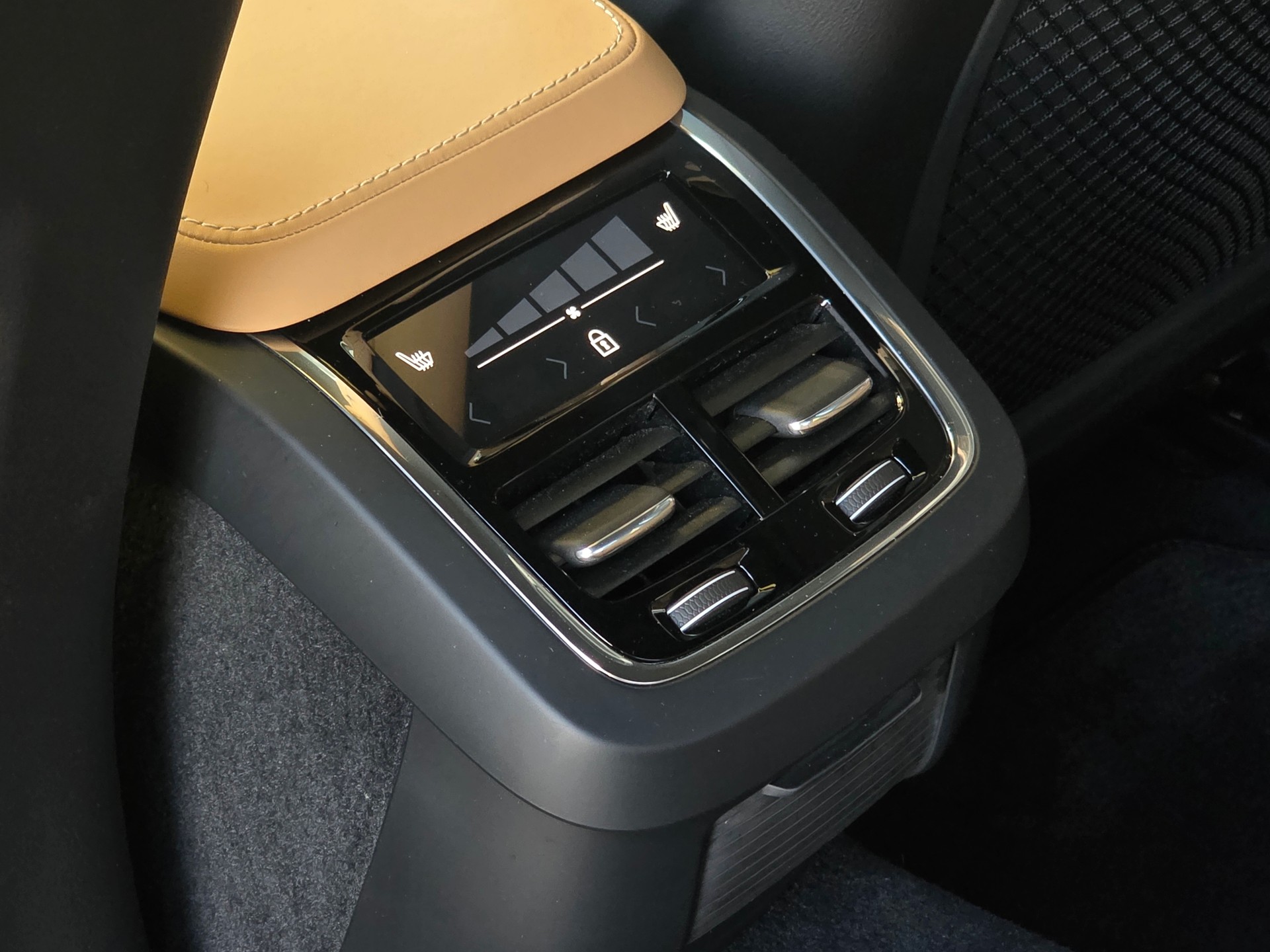 VOLVO S90 D5 AWD Inscription Geartronic Powerpulse * CH-Fahrzeug * Vollausstattung * Neuwertiger Zustand *-image-25