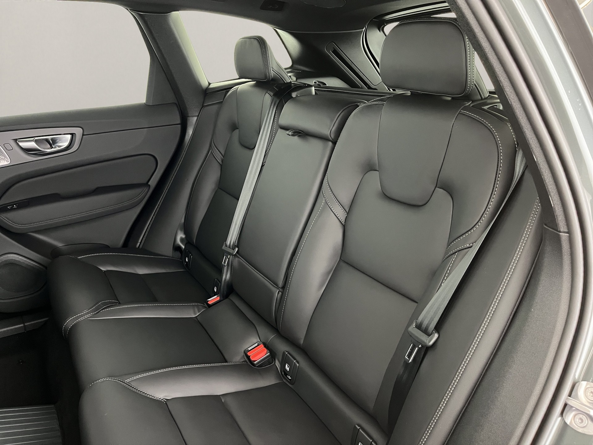 VOLVO XC60 2.0 T8 TE Ultra Dark eAWD-image-16