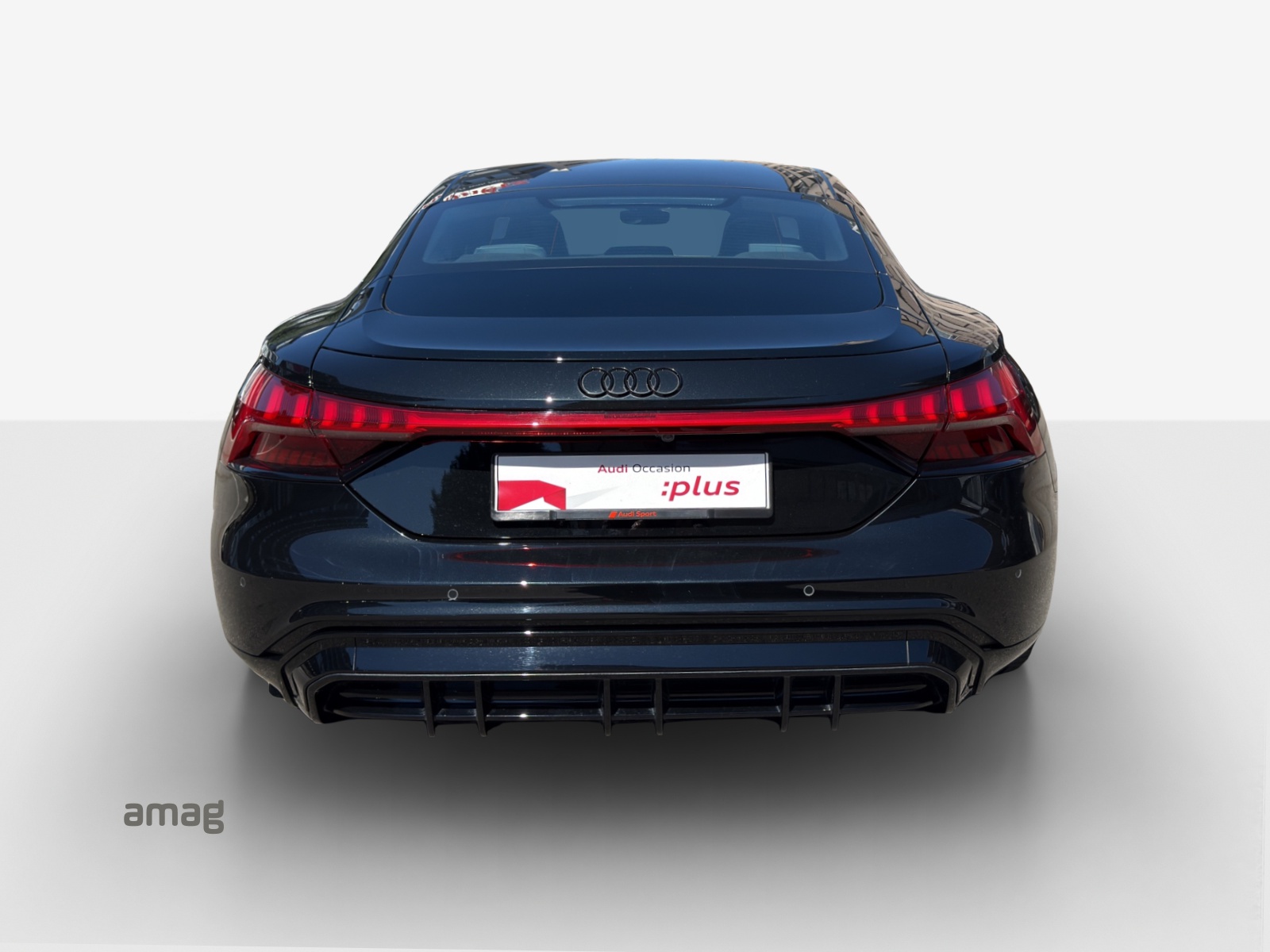 AUDI e-tron GT quattro-image-4