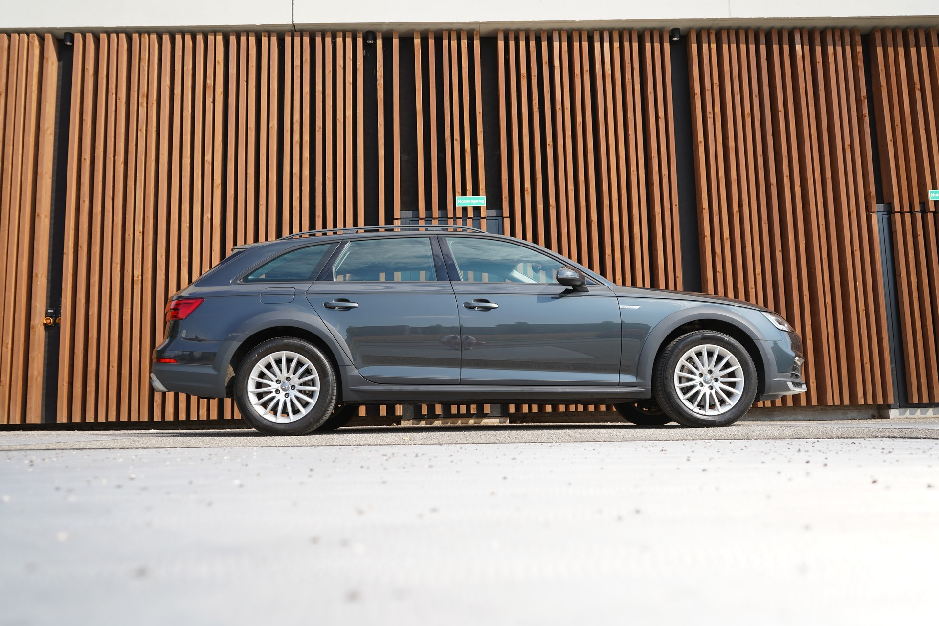 AUDI A4 ALLROAD 2.0 TFSI QUATTRO S-TRONIC l 251 PS-image-2