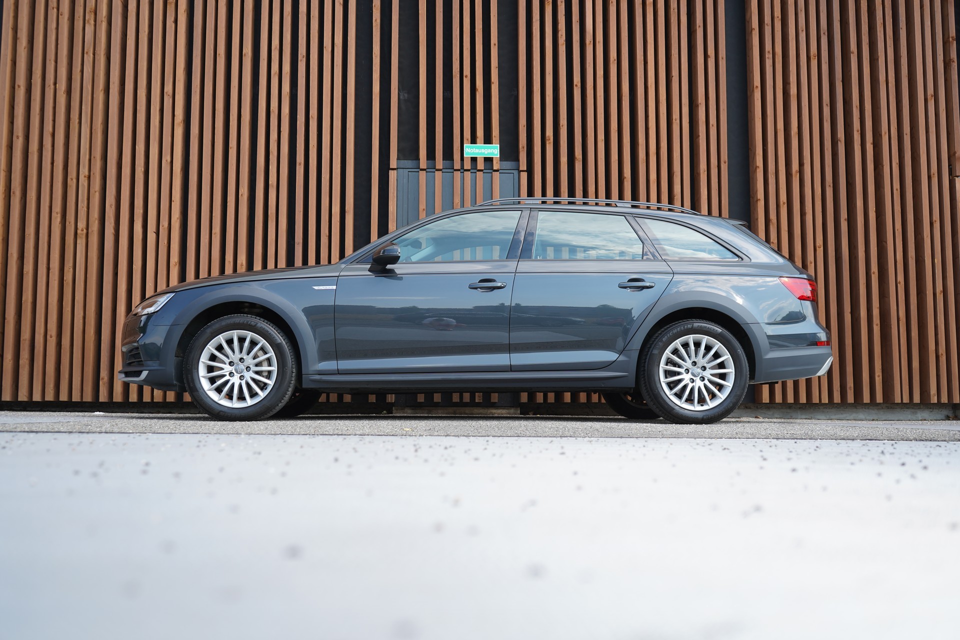 AUDI A4 ALLROAD 2.0 TFSI QUATTRO S-TRONIC l 251 PS-image-3