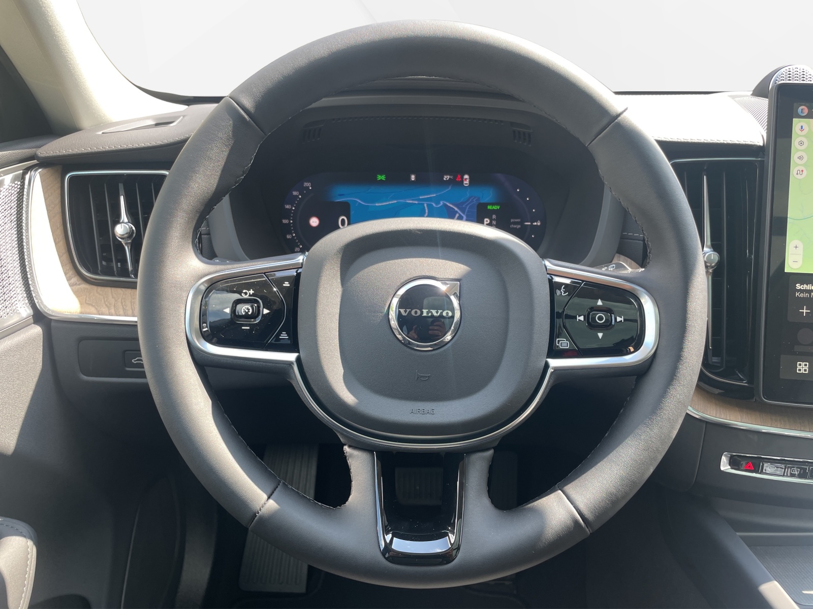 VOLVO XC60 2.0 T6 TE Ultra Dark eAWD-image-11