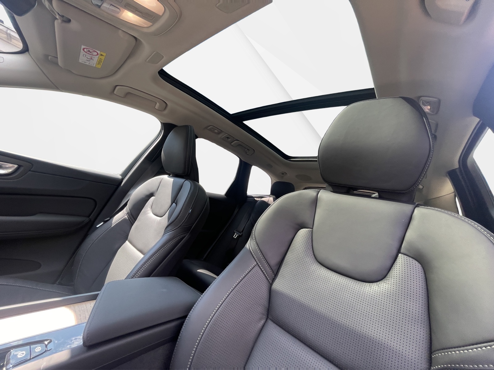 VOLVO XC60 2.0 T6 TE Ultra Dark eAWD-image-17