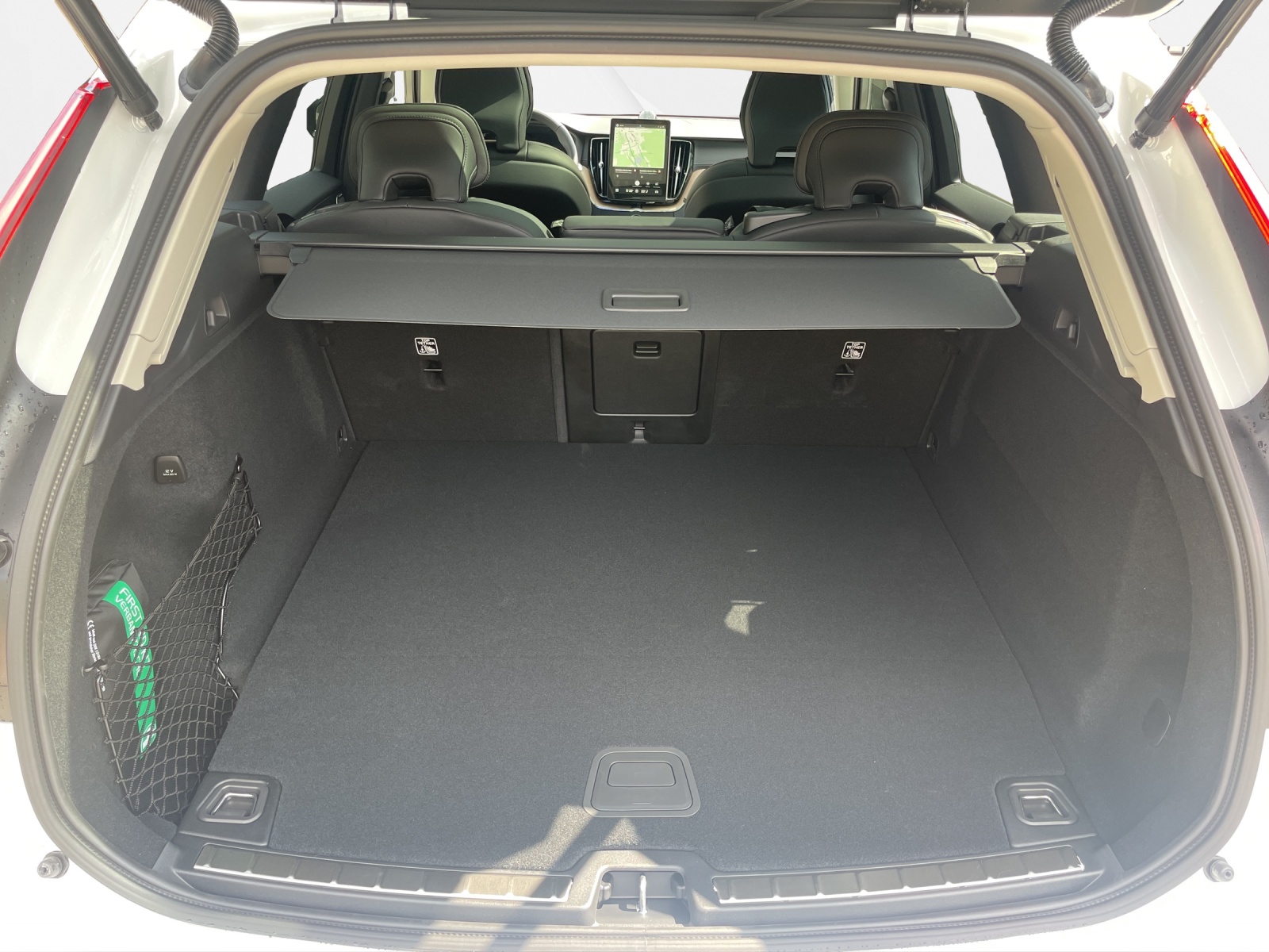 VOLVO XC60 2.0 T6 TE Ultra Dark eAWD-image-14
