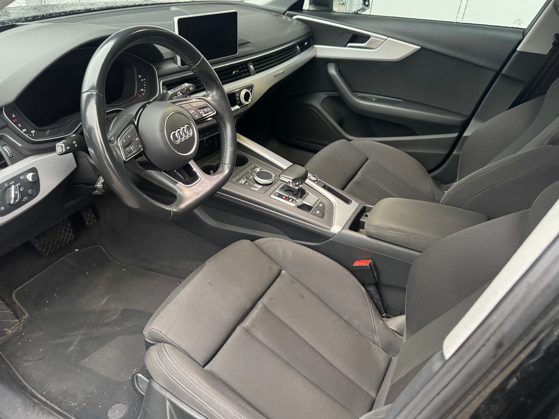 AUDI A4 Avant 40 TDI Sport quattro S-tronic-image-10