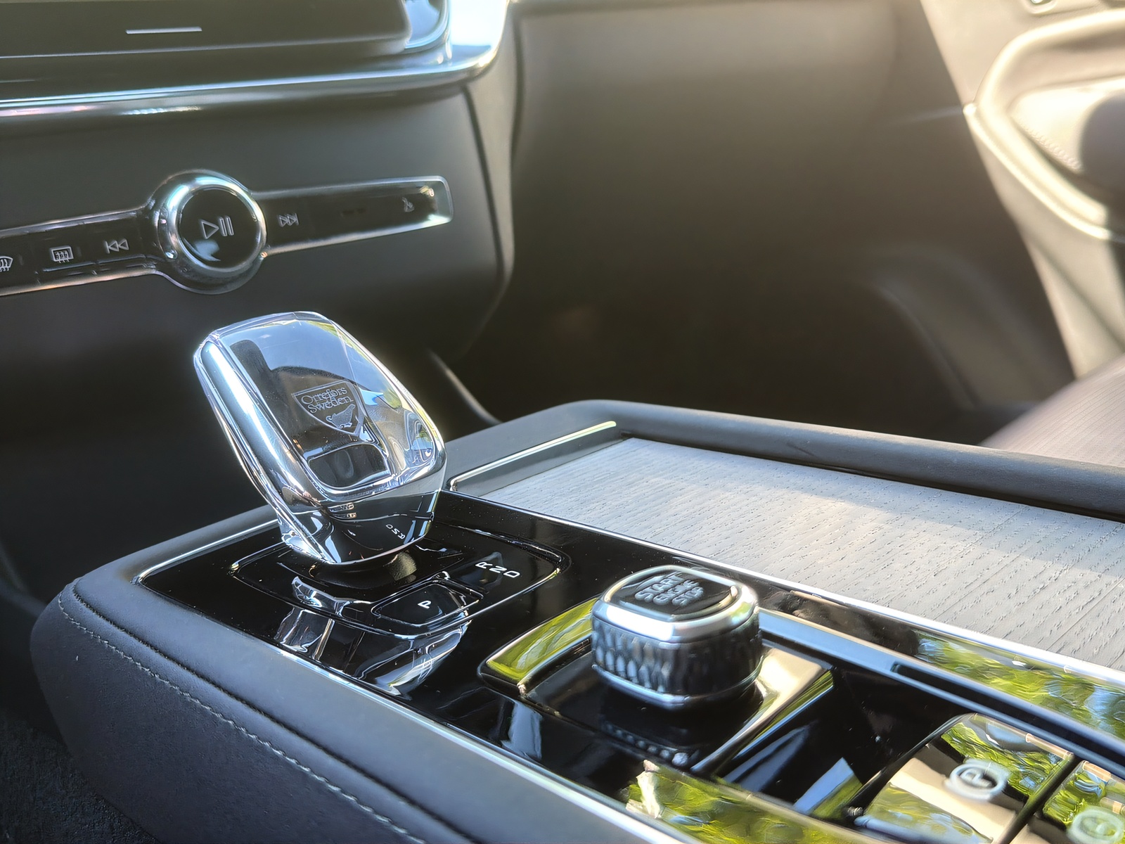 VOLVO XC90 2.0 B5 MH Plus Bright AWD-image-15
