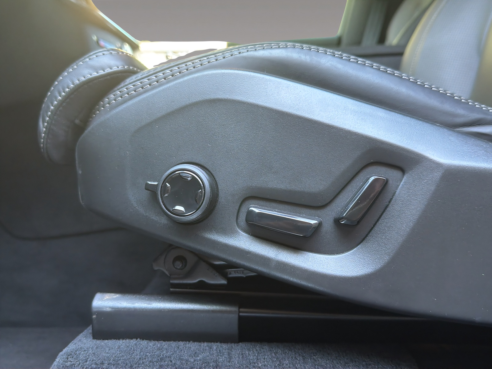 VOLVO XC90 2.0 B5 MH Plus Bright AWD-image-16