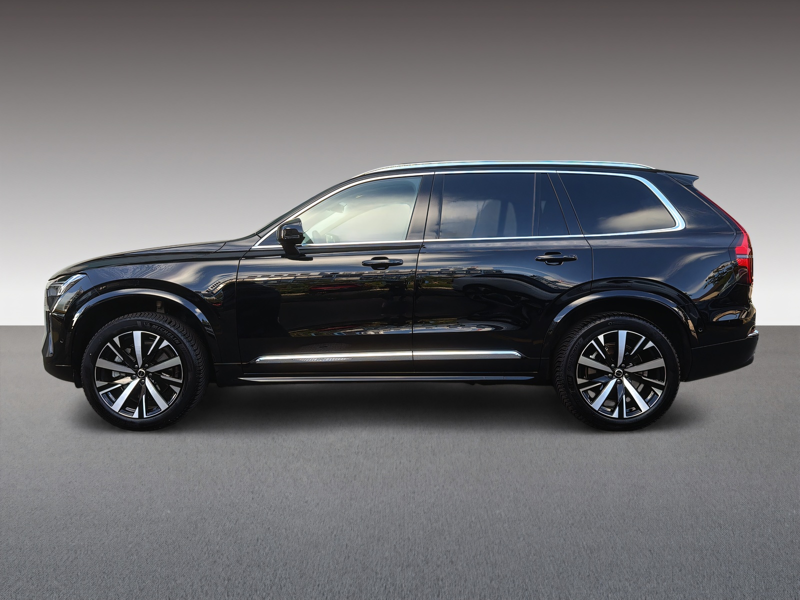 VOLVO XC90 2.0 B5 MH Plus Bright AWD-image-3