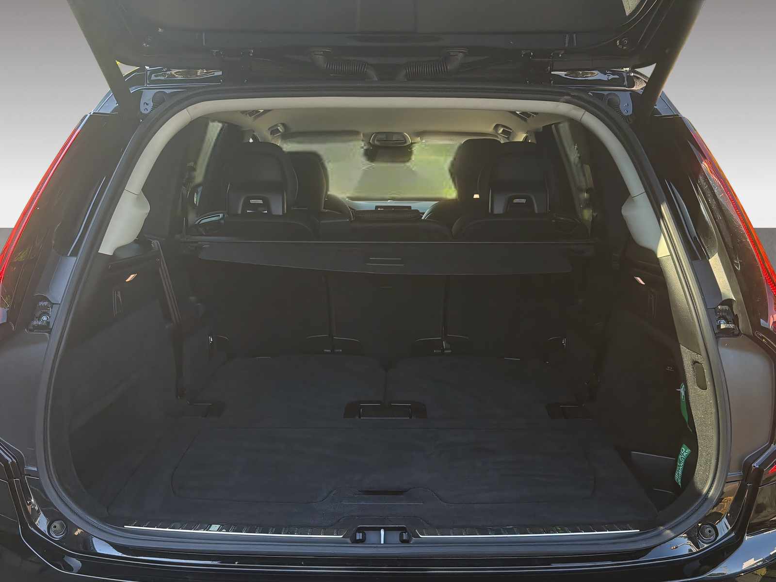 VOLVO XC90 2.0 B5 MH Plus Bright AWD-image-19