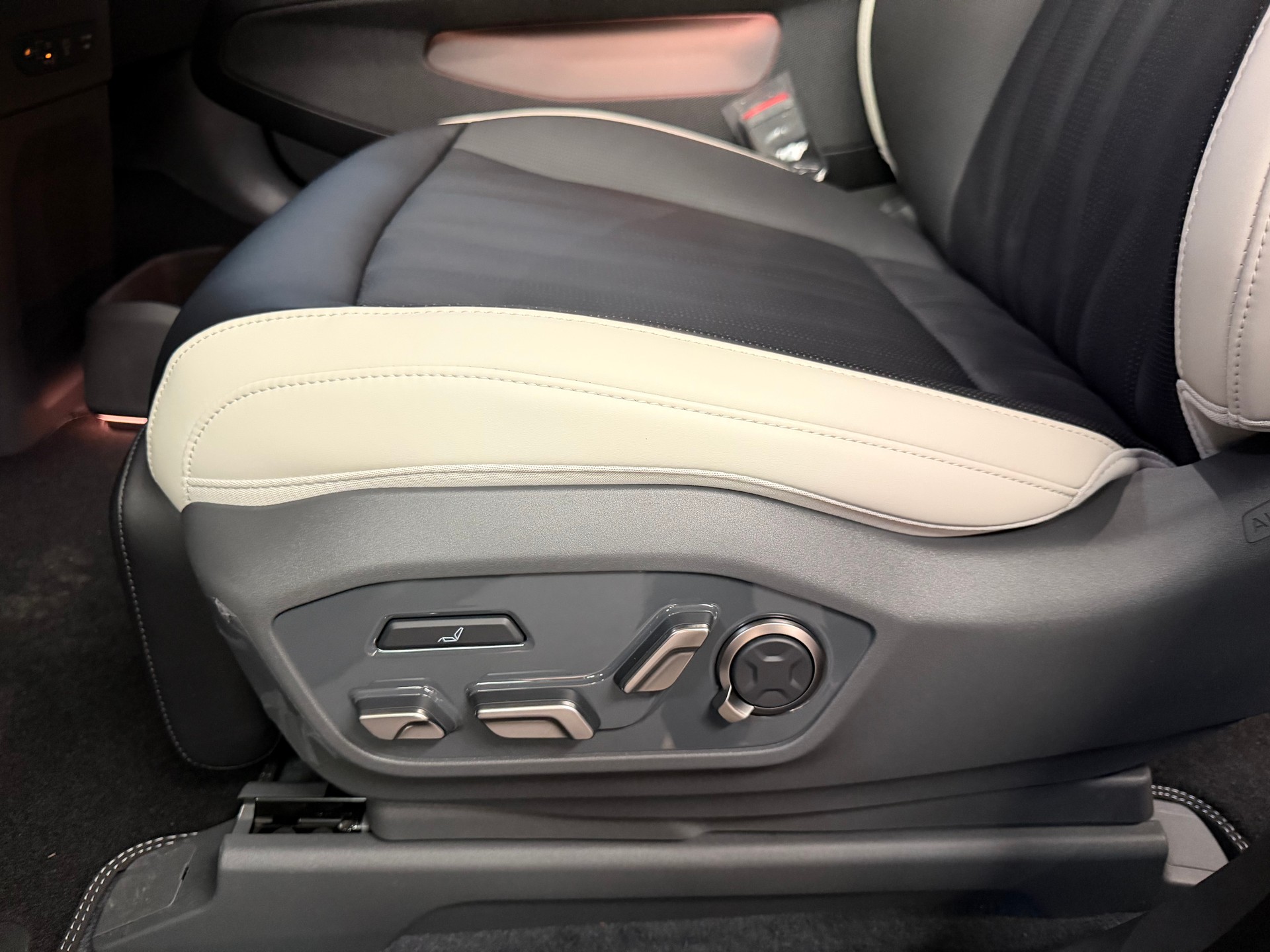 KIA EV9 99,8 kWh GT-Line 4x4-image-15