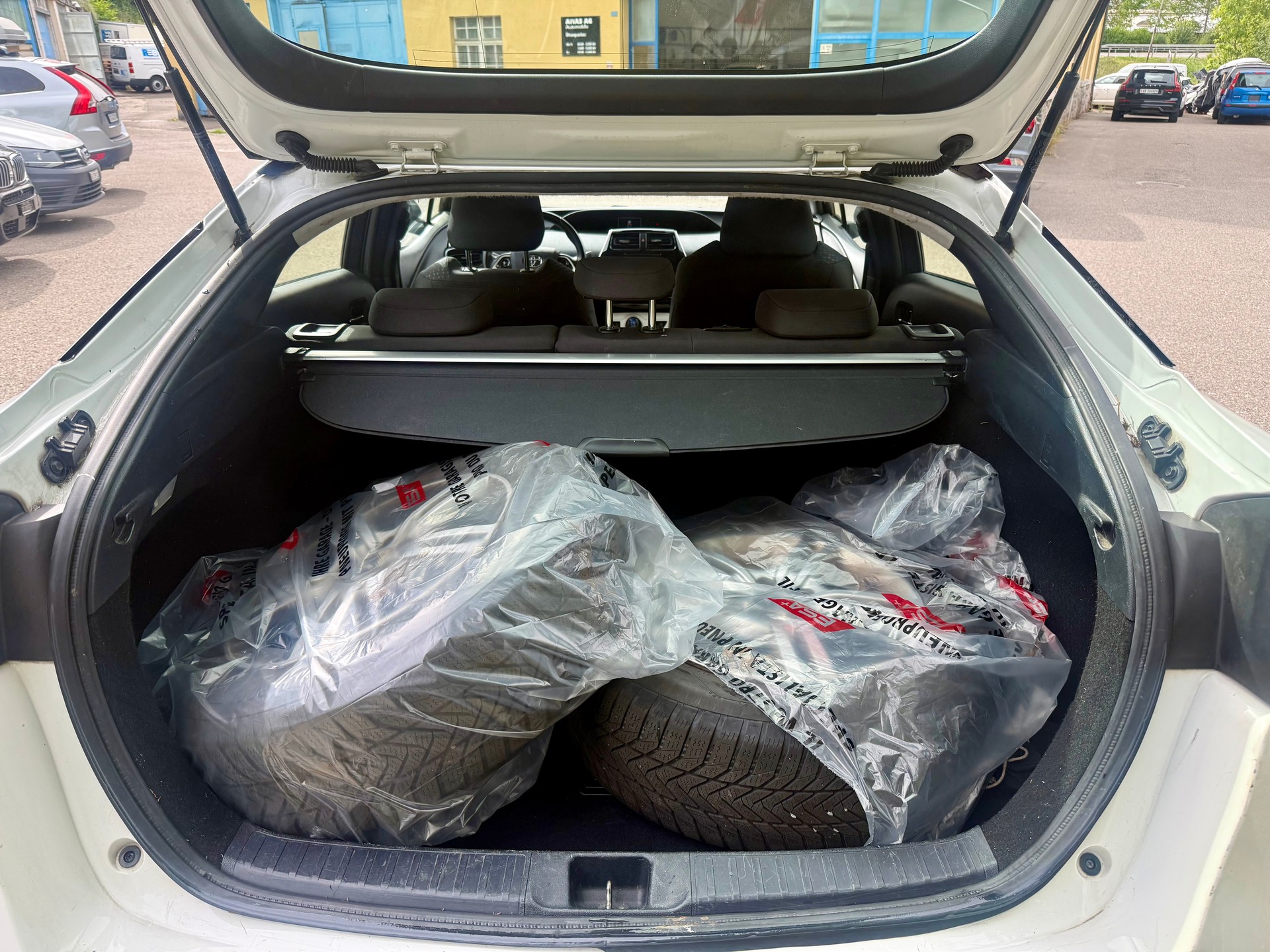 TOYOTA Prius 1.8 VVT-i HSD Sol-image-7