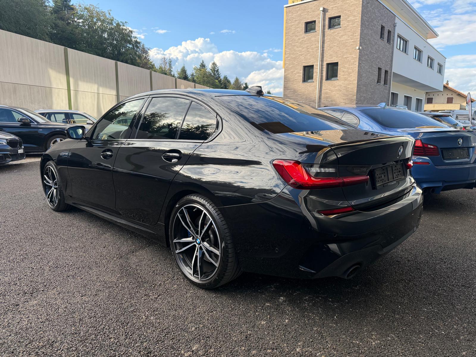 BMW 330d xDrive Steptronic M Sport-image-3