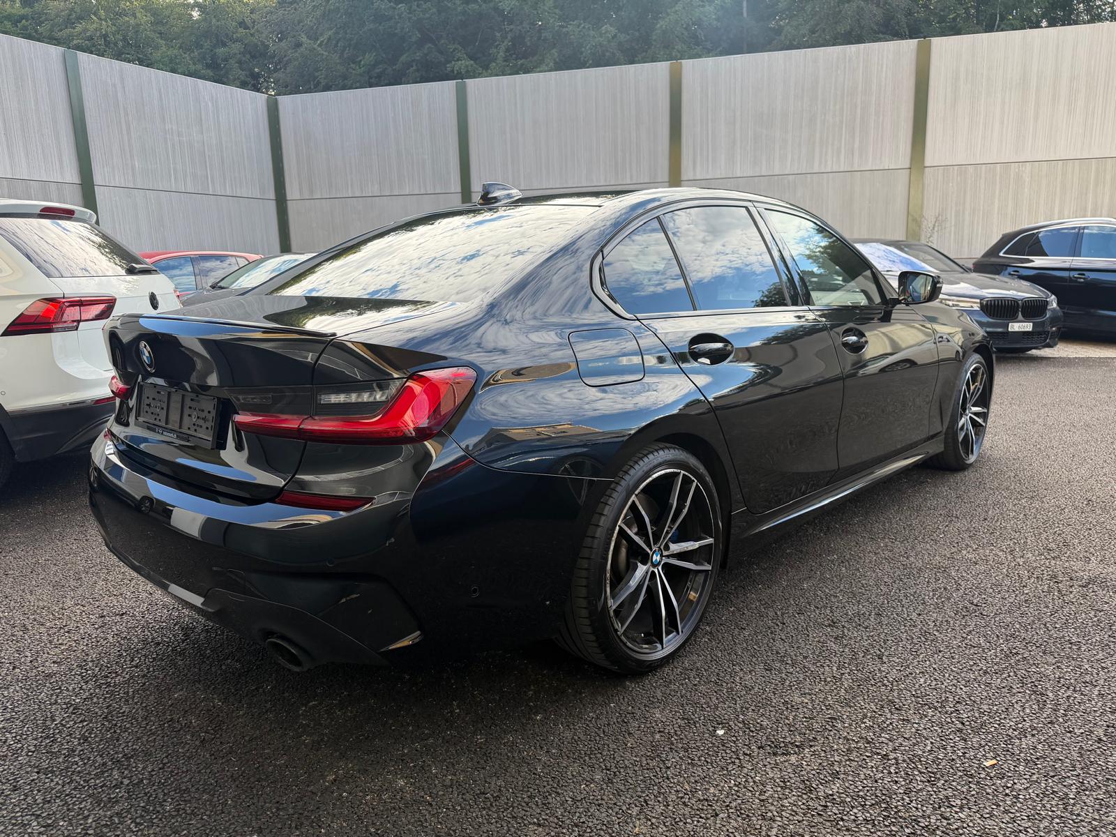 BMW 330d xDrive Steptronic M Sport-image-4