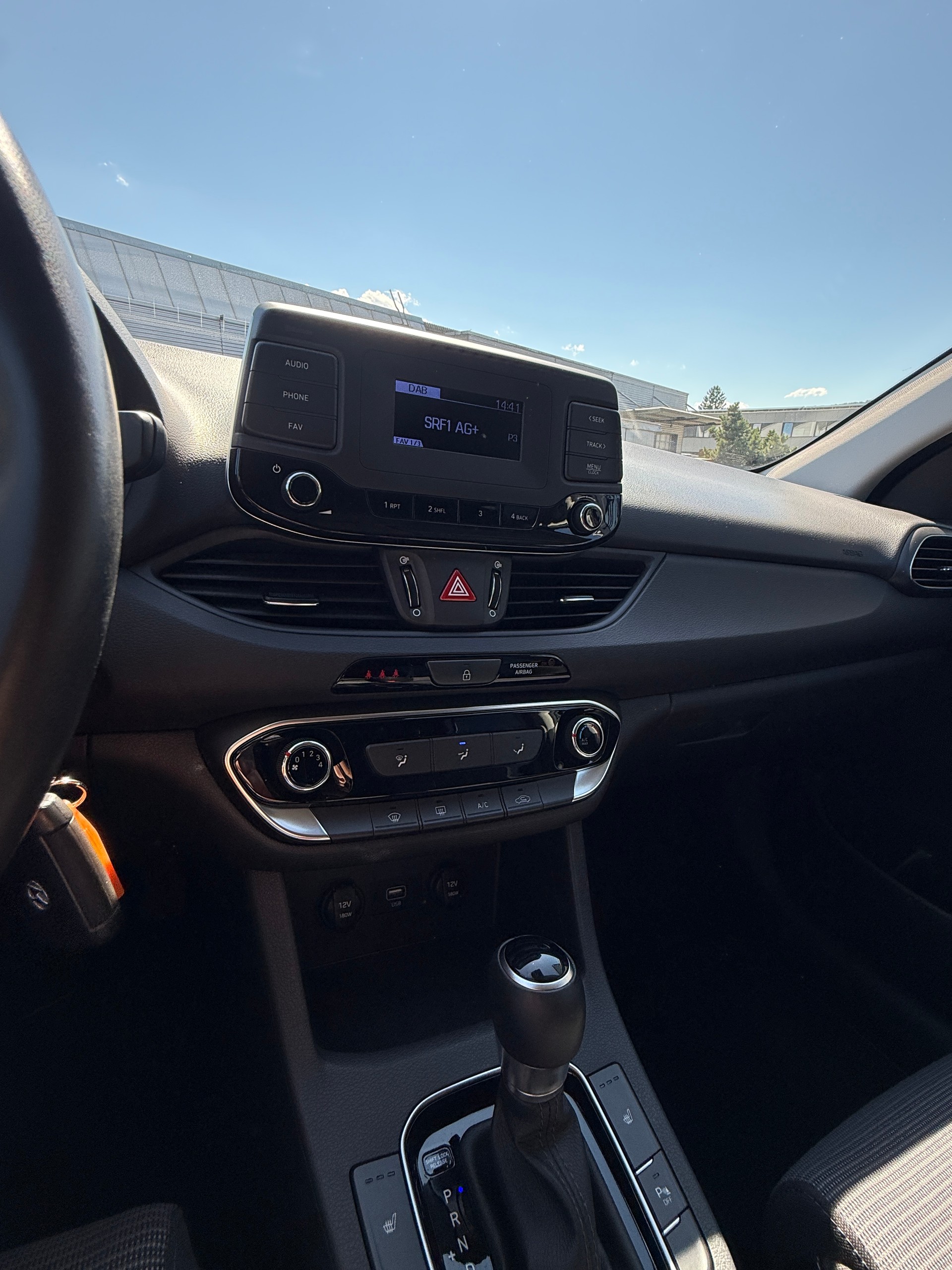 HYUNDAI i30-image-9