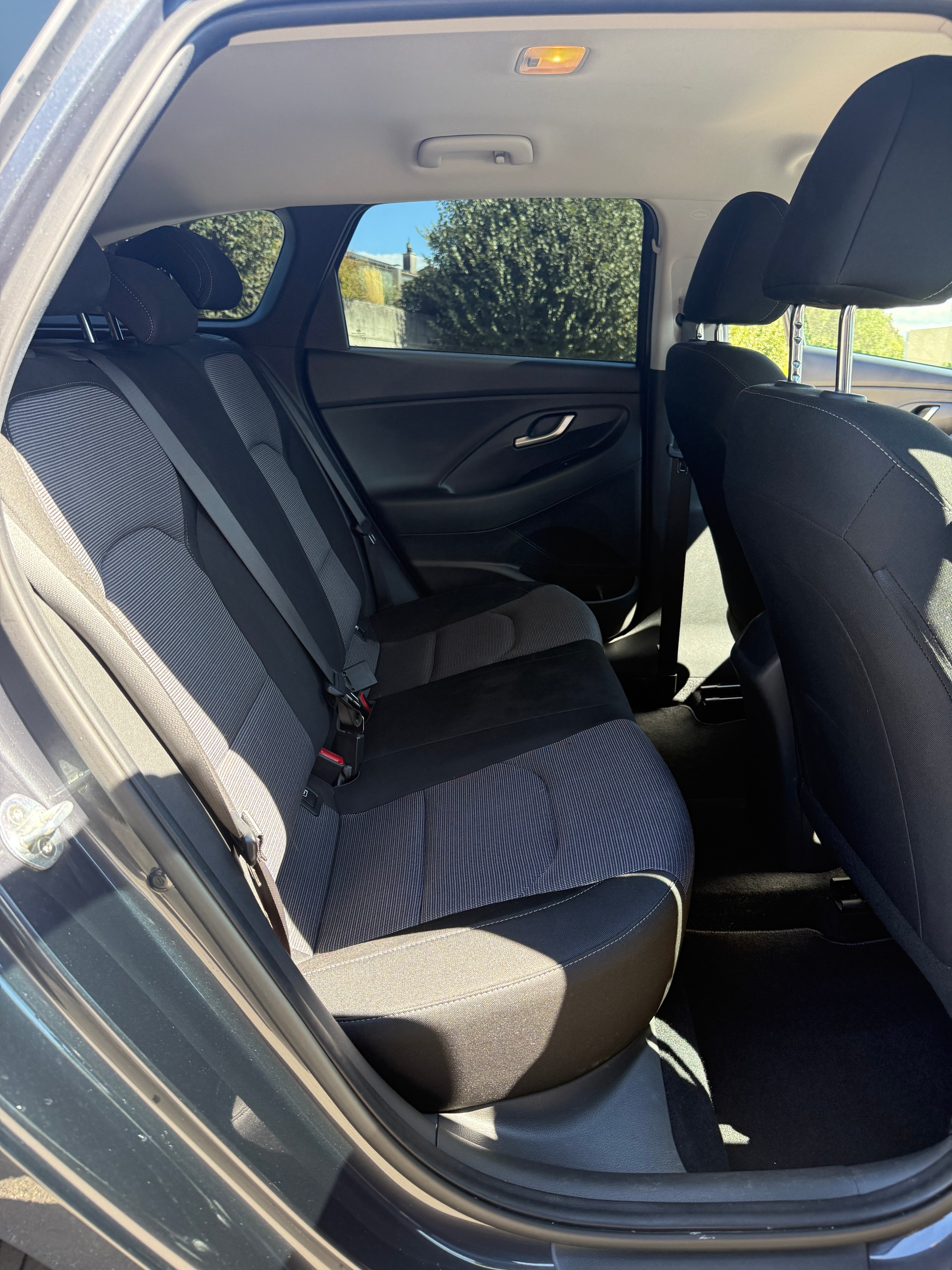 HYUNDAI i30-image-6