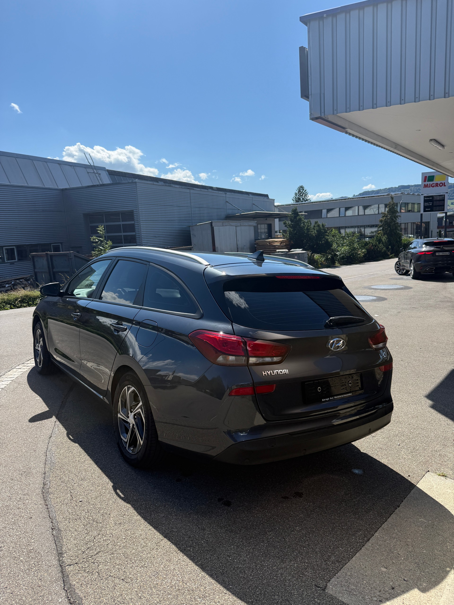 HYUNDAI i30-image-2