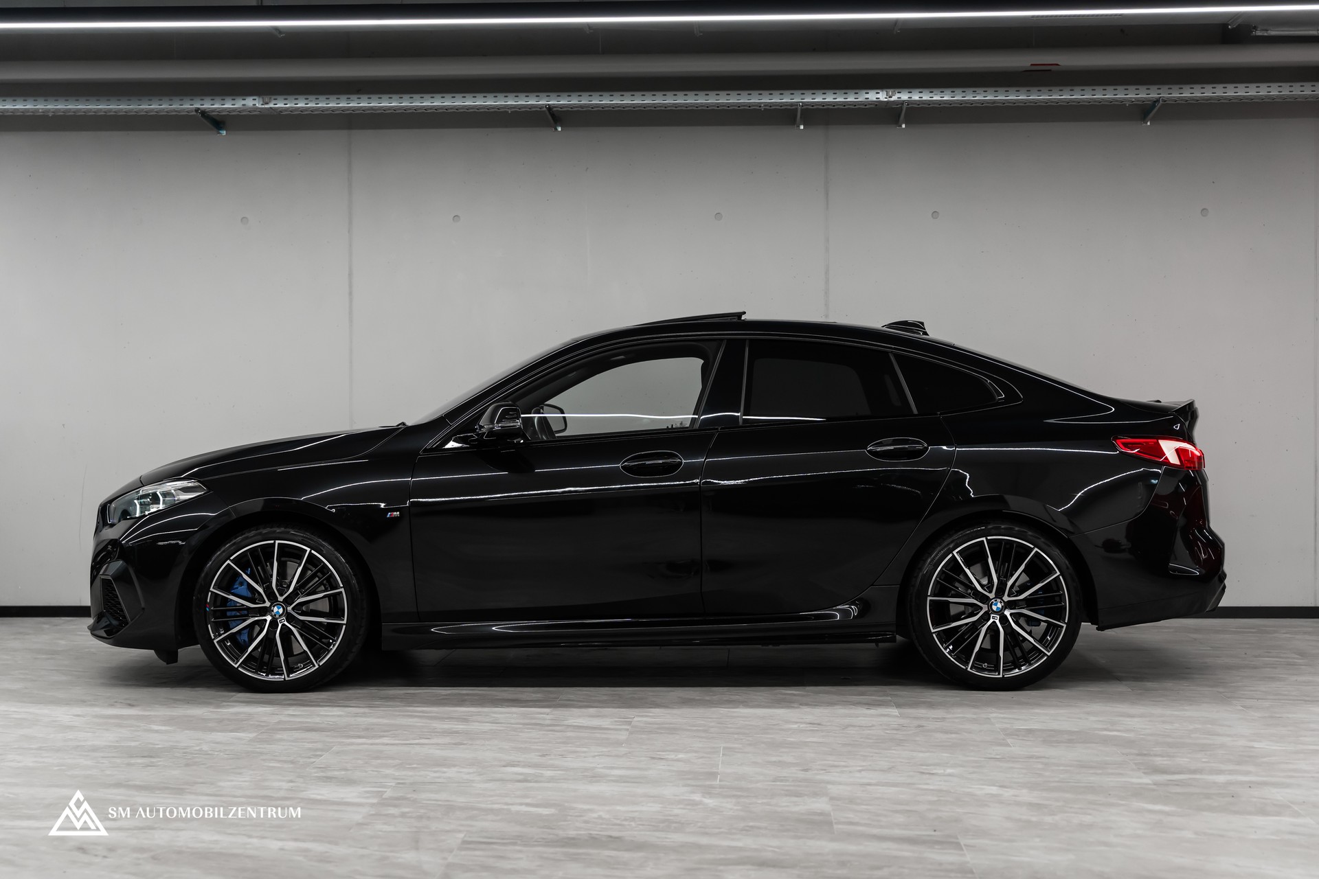 BMW M235i xDrive Gran Coupé / Head-Up / Panorama / el. Sitze Memory / Rückfahrkamera-image-5