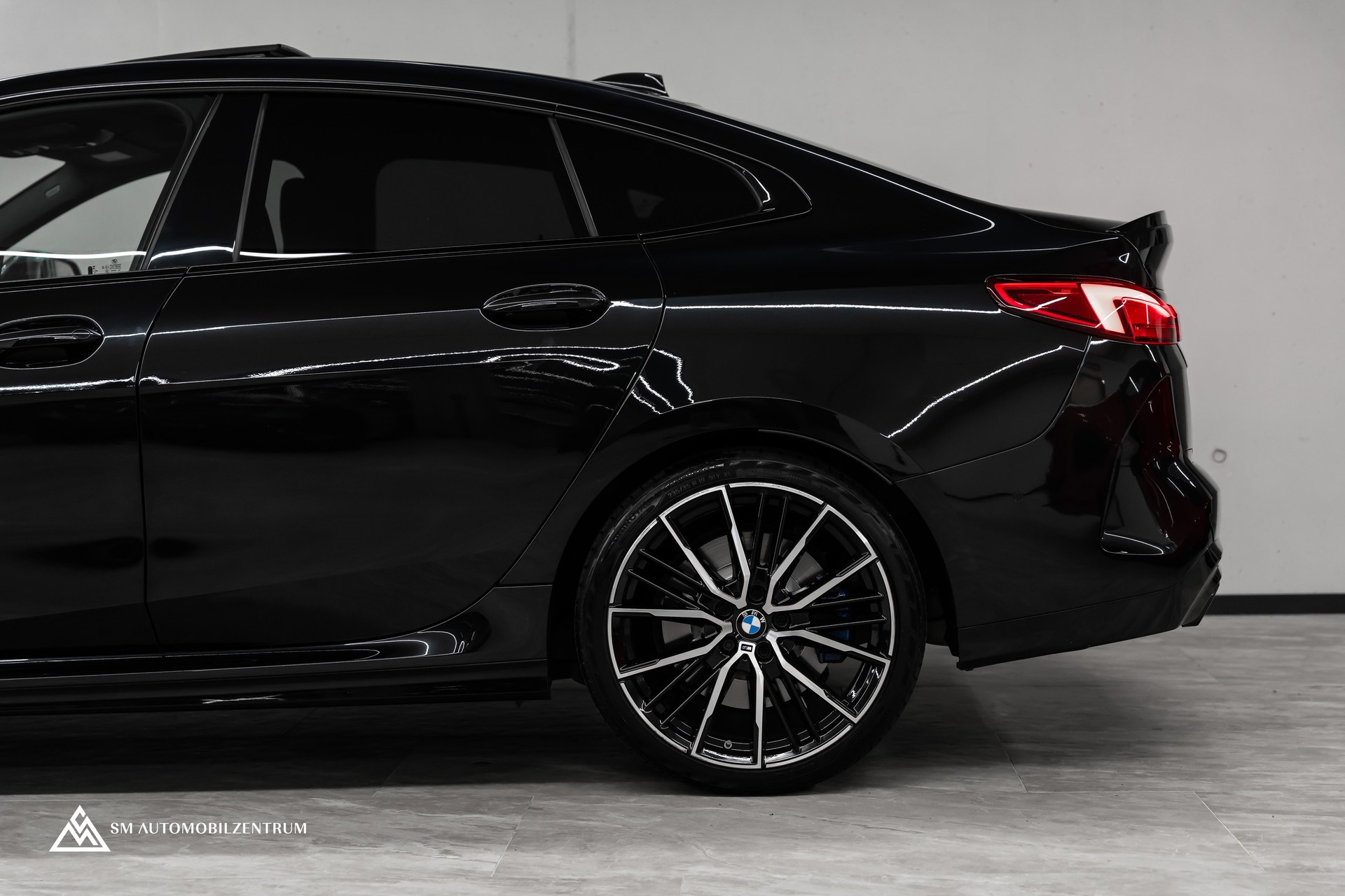 BMW M235i xDrive Gran Coupé / Head-Up / Panorama / el. Sitze Memory / Rückfahrkamera-image-7