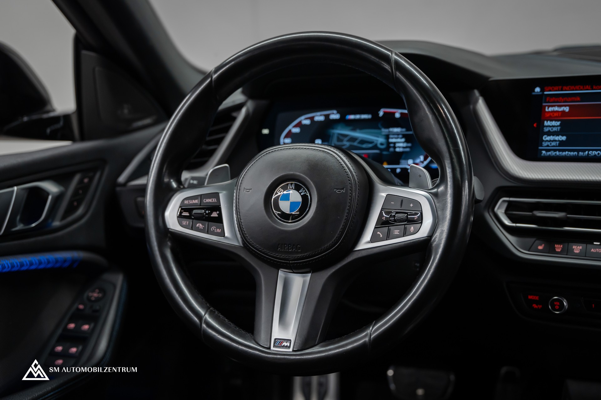 BMW M235i xDrive Gran Coupé / Head-Up / Panorama / el. Sitze Memory / Rückfahrkamera-image-24