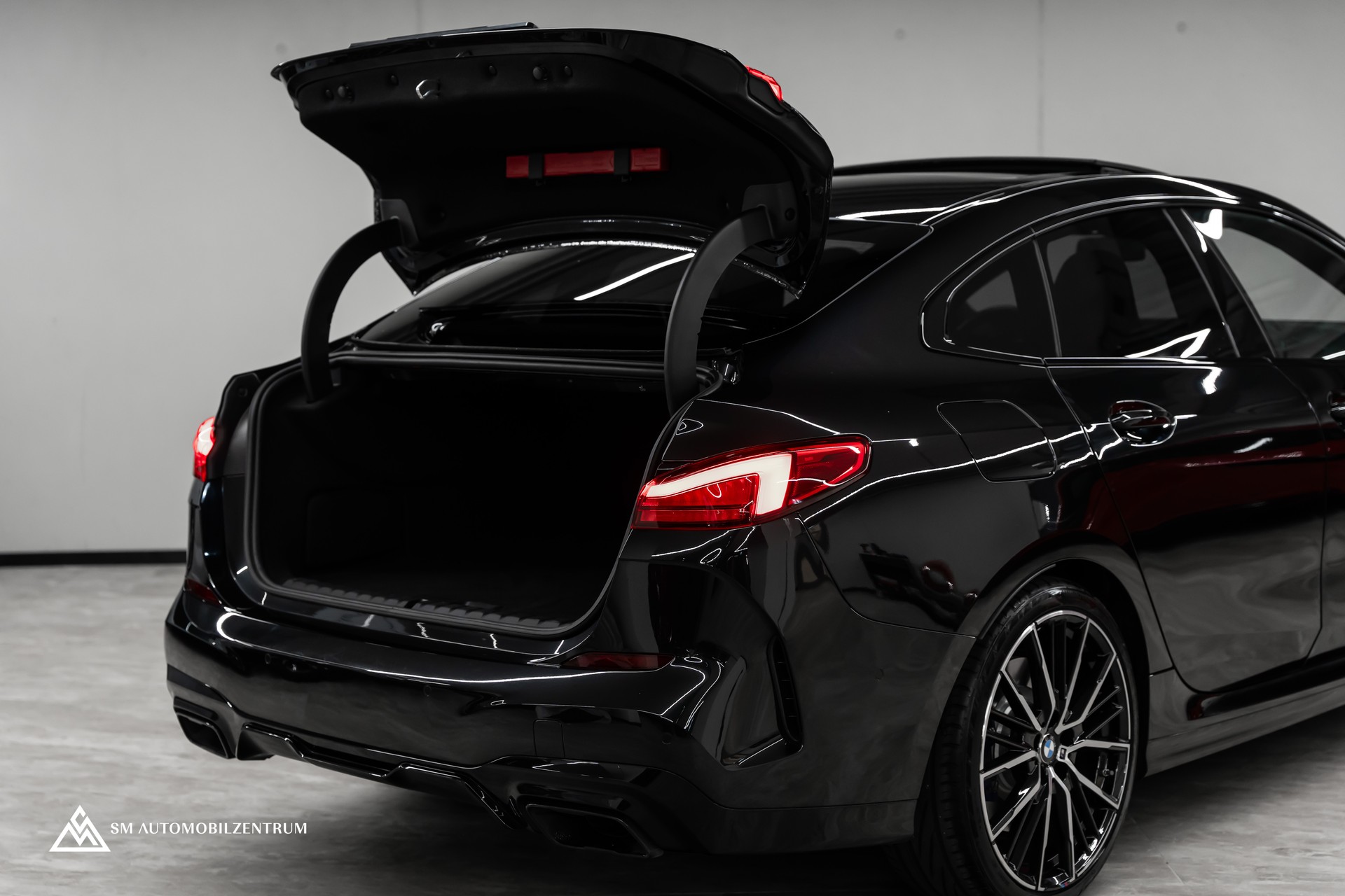 BMW M235i xDrive Gran Coupé / Head-Up / Panorama / el. Sitze Memory / Rückfahrkamera-image-12
