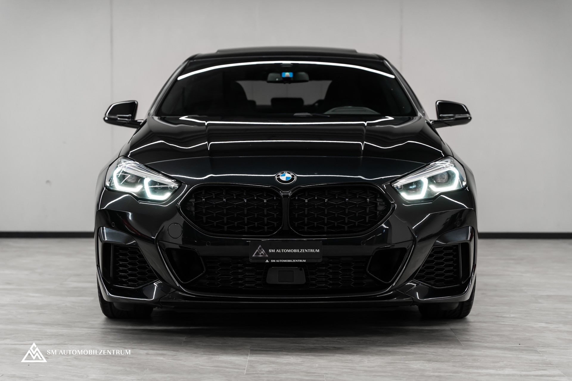 BMW M235i xDrive Gran Coupé / Head-Up / Panorama / el. Sitze Memory / Rückfahrkamera-showroom-element-1