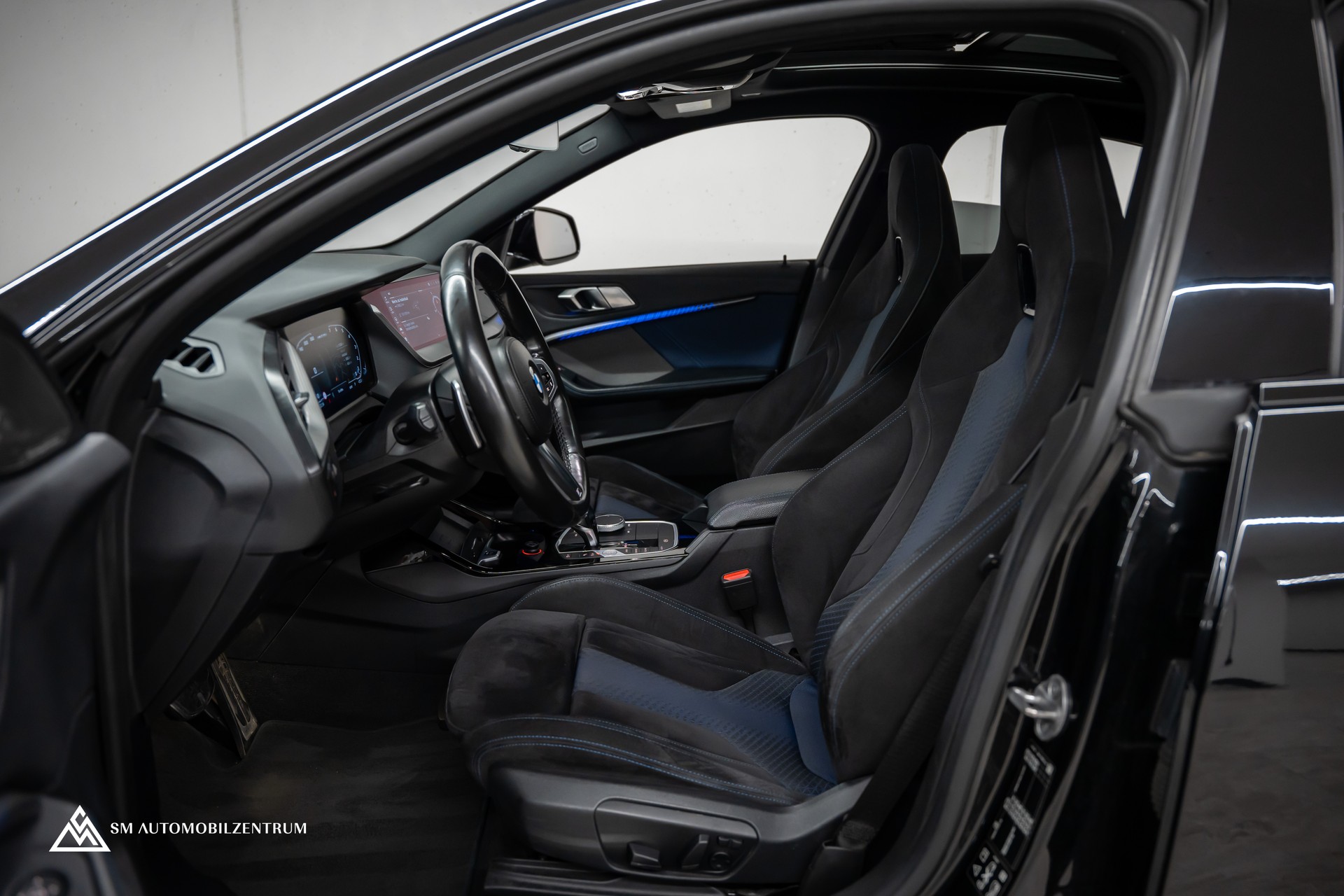 BMW M235i xDrive Gran Coupé / Head-Up / Panorama / el. Sitze Memory / Rückfahrkamera-image-16