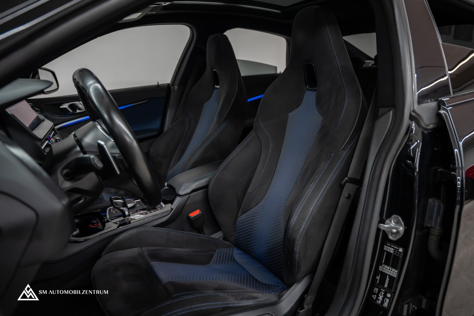 BMW M235i xDrive Gran Coupé / Head-Up / Panorama / el. Sitze Memory / Rückfahrkamera-image-17