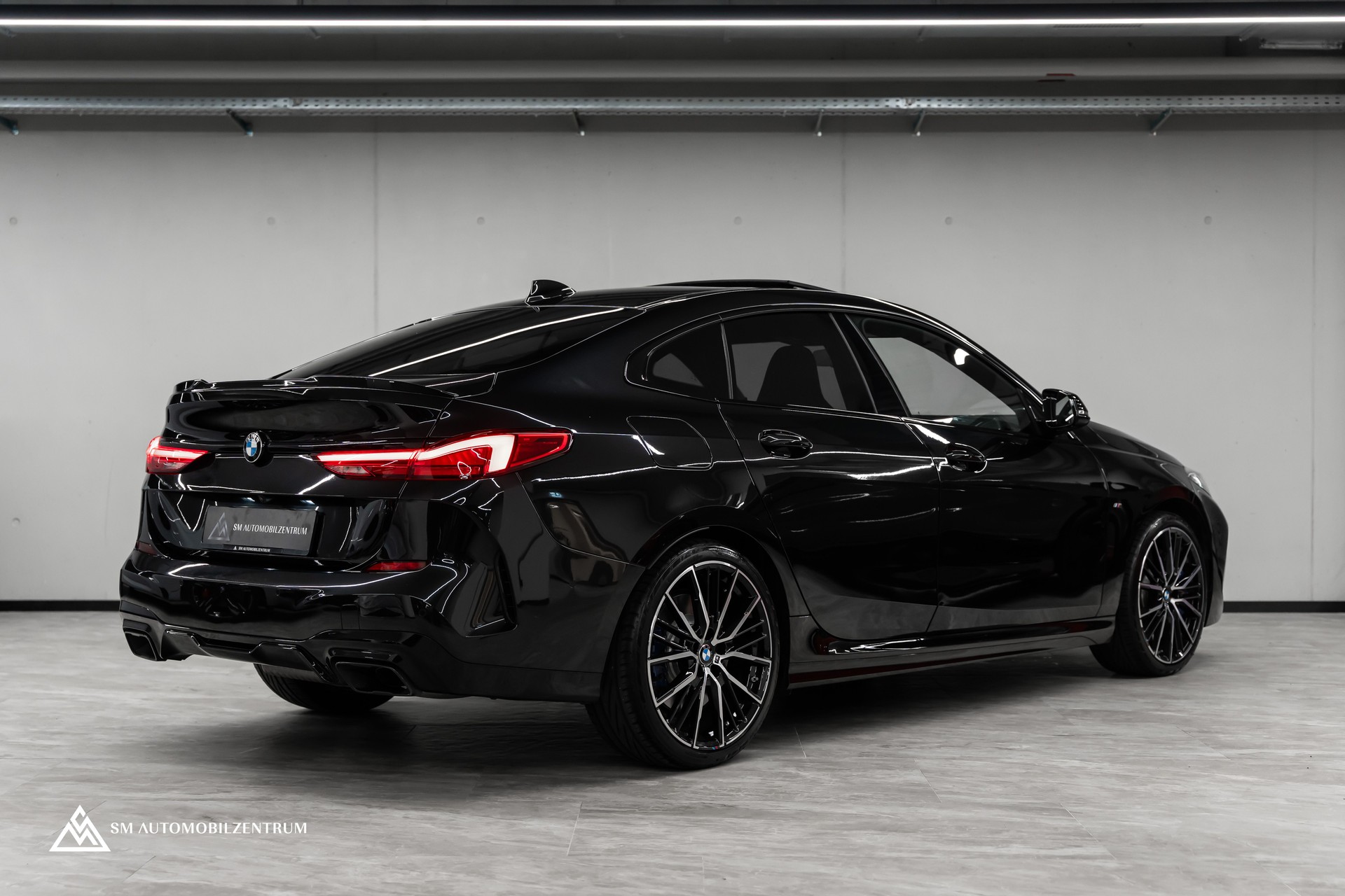BMW M235i xDrive Gran Coupé / Head-Up / Panorama / el. Sitze Memory / Rückfahrkamera-image-8