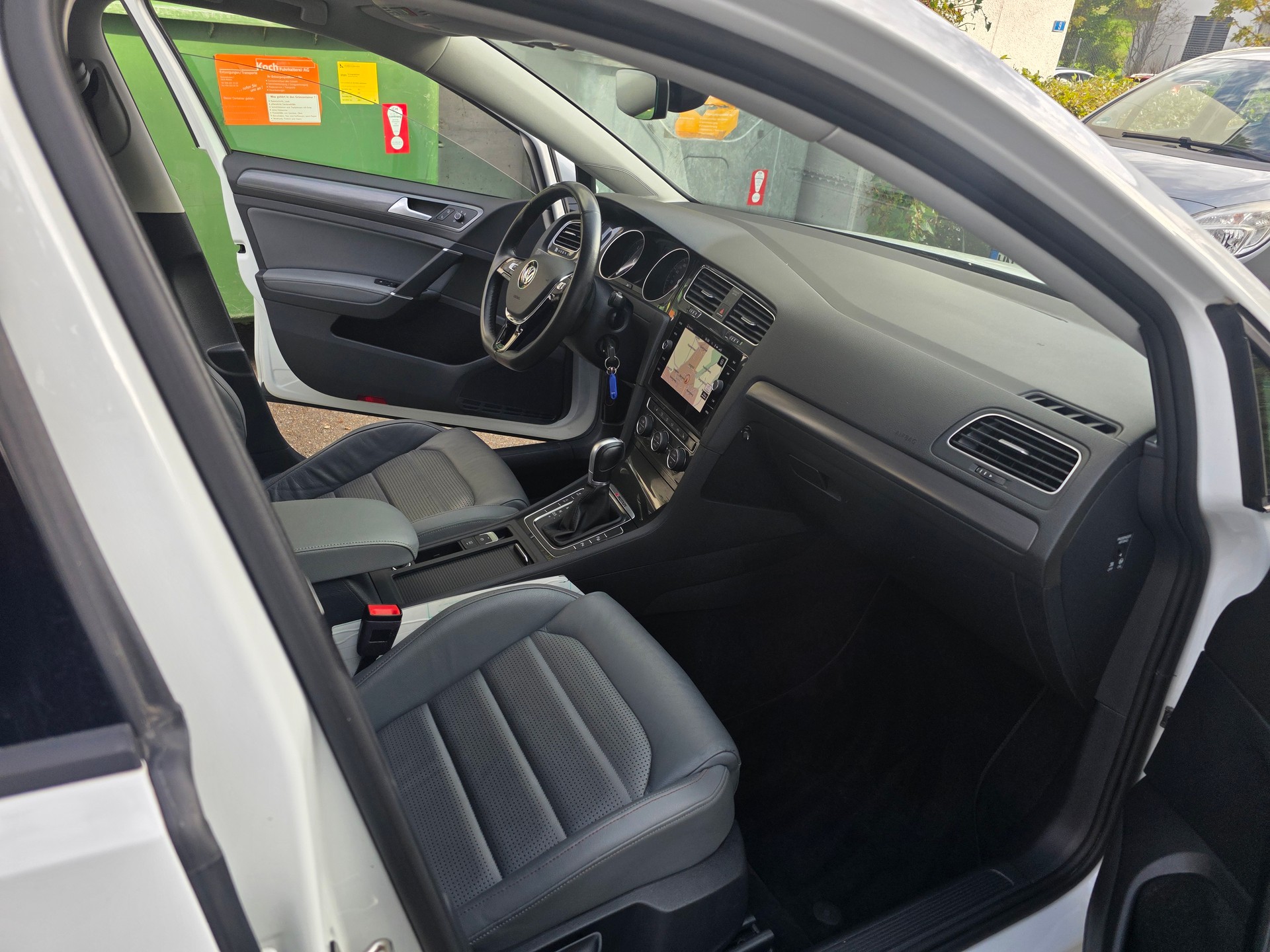 VW Golf 2.0 TDI Comfortline 4Motion DSG-image-8