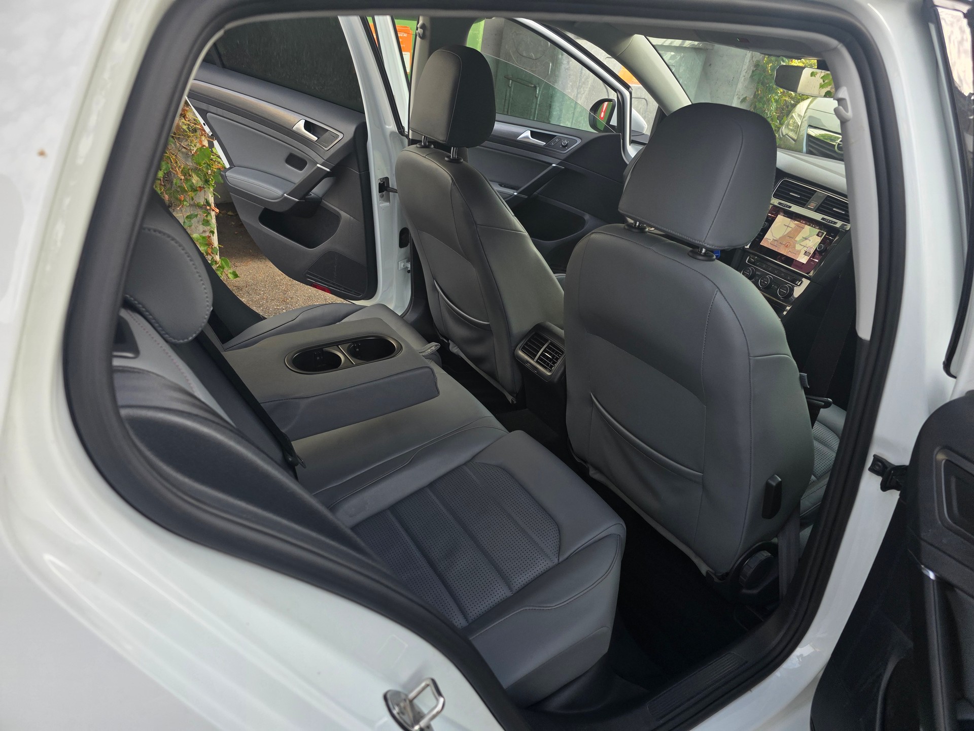 VW Golf 2.0 TDI Comfortline 4Motion DSG-image-9