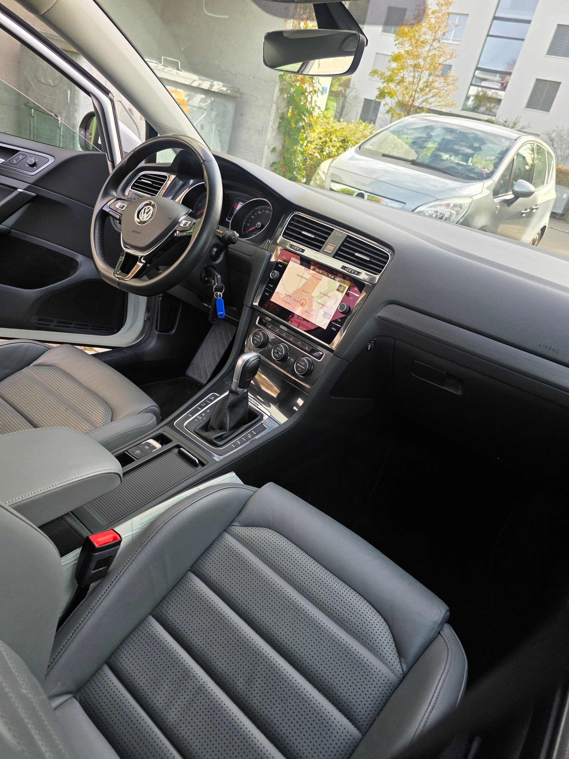 VW Golf 2.0 TDI Comfortline 4Motion DSG-image-10