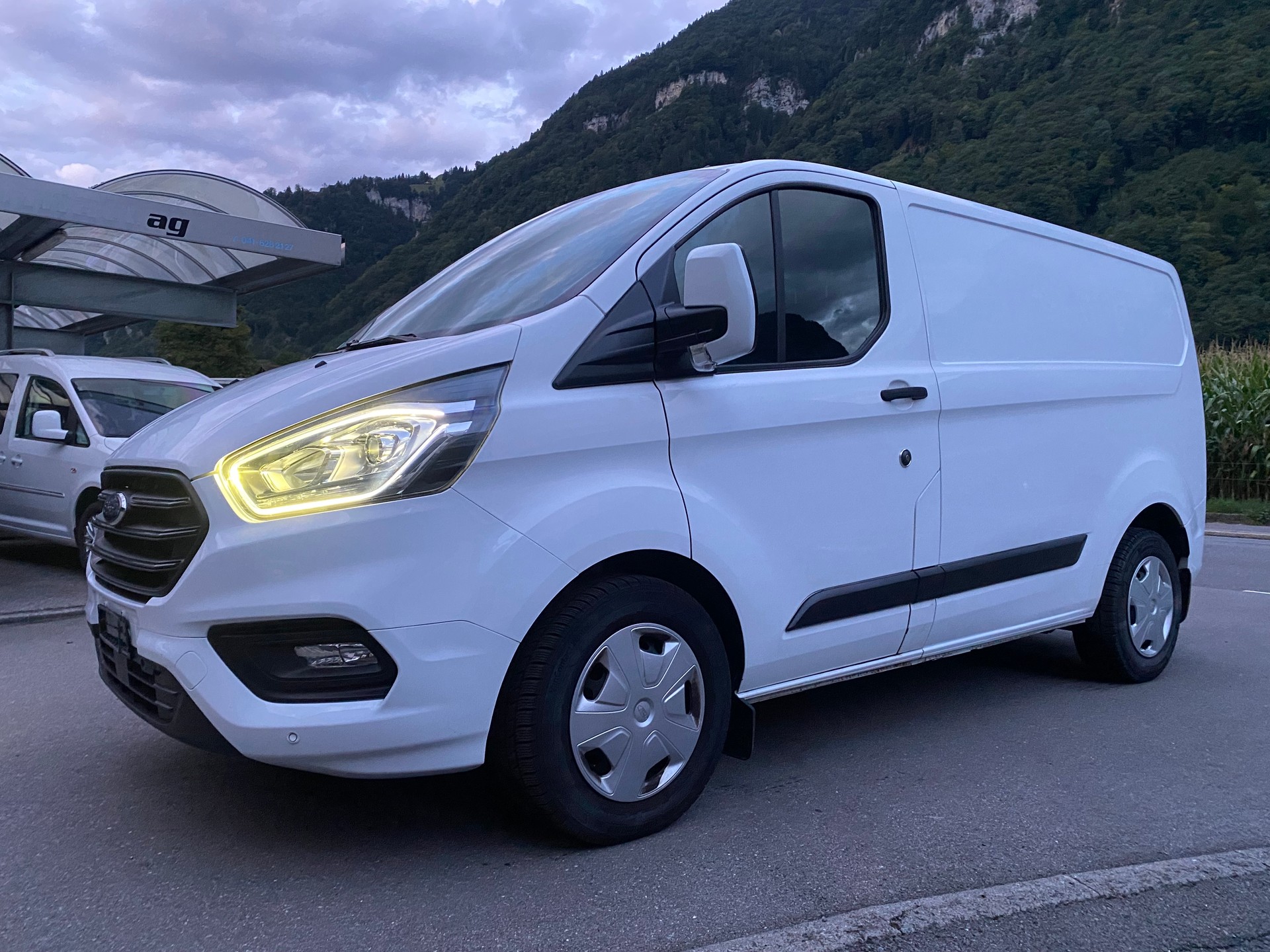 FORD Transit Custom Van 320 L1H1 Trend A-image-1