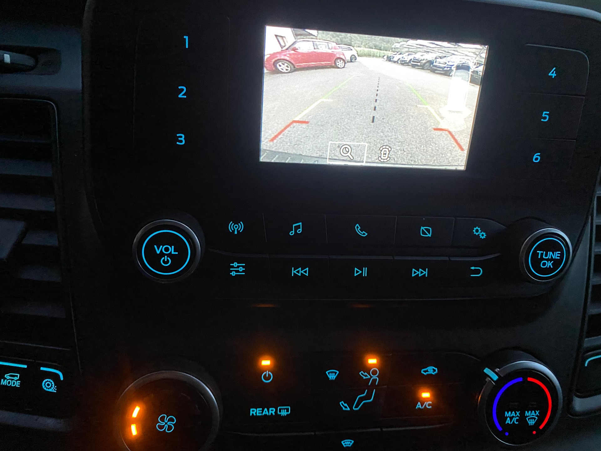 FORD Transit Custom Van 320 L1H1 Trend A-image-3
