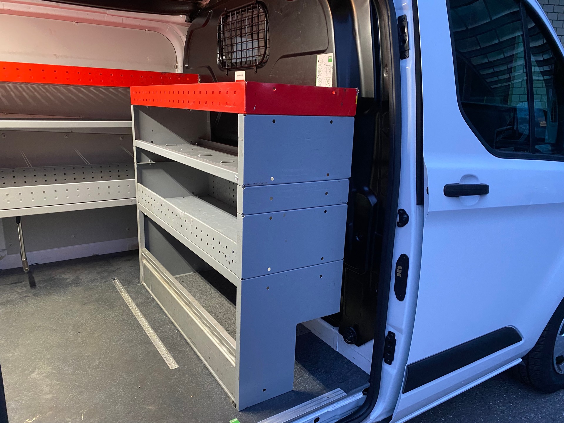 FORD Transit Custom Van 320 L1H1 Trend A-image-7