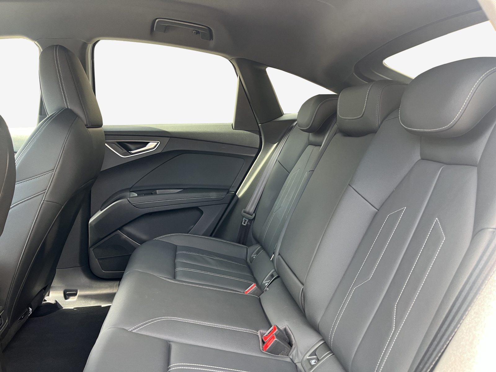 AUDI Q4 Sportback e-tron 50 quattro-image-11