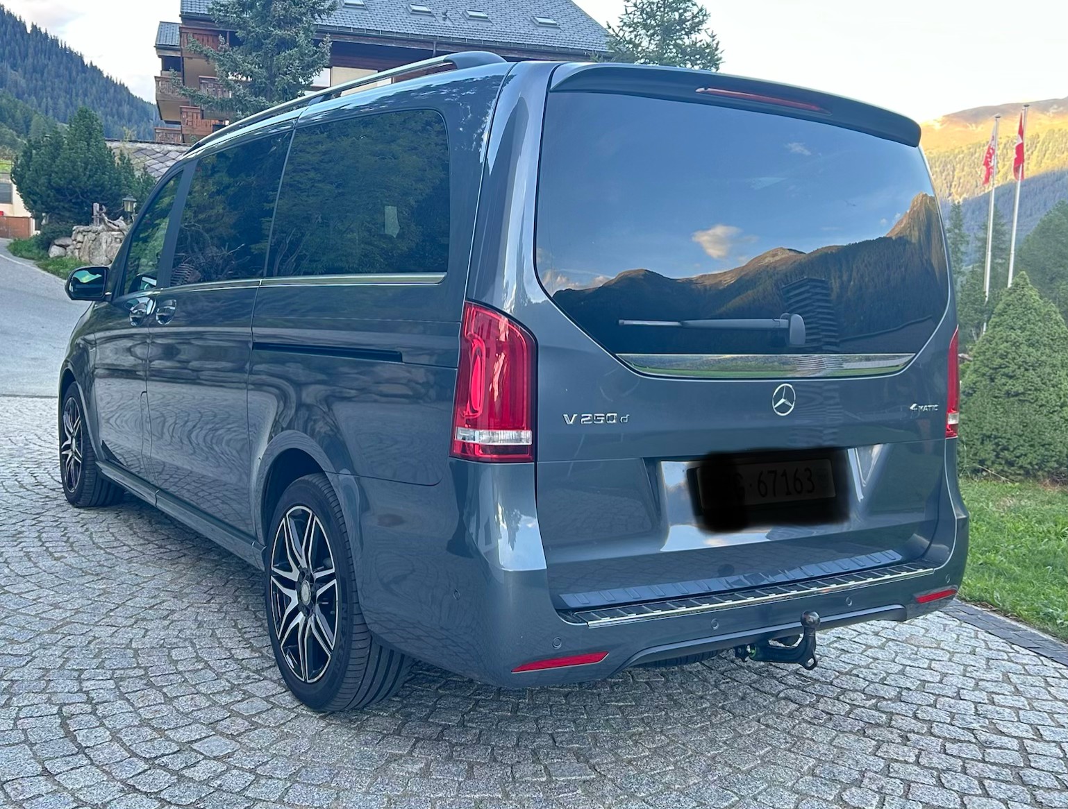 MERCEDES-BENZ V 250 d BlueTec Sw. Ed.lang 4m-image-1