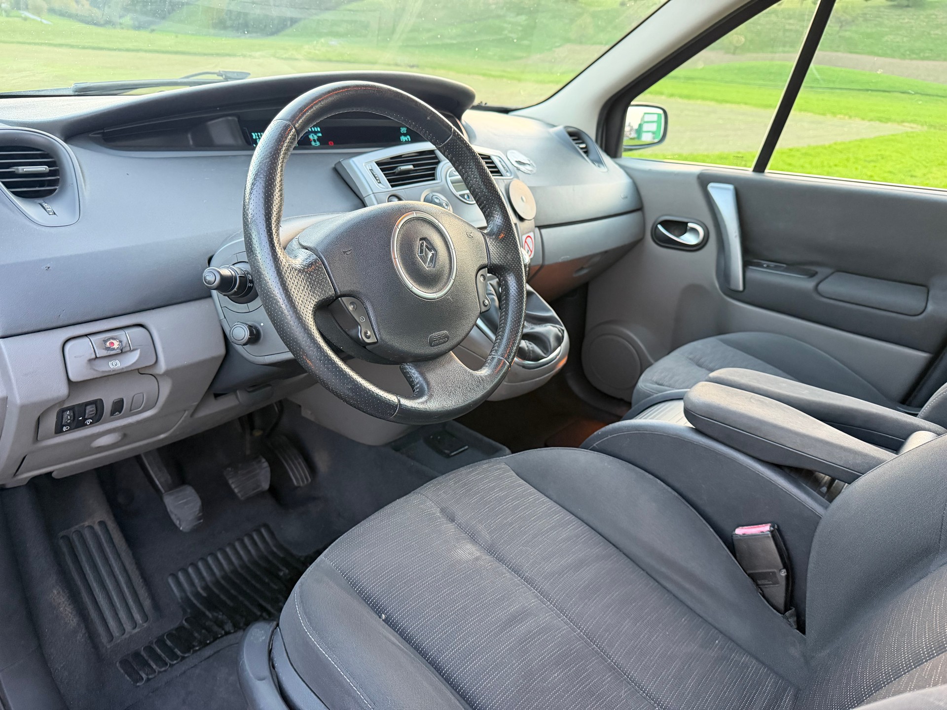RENAULT Grand Scénic 2.0 16V Turbo Dynamique-image-7