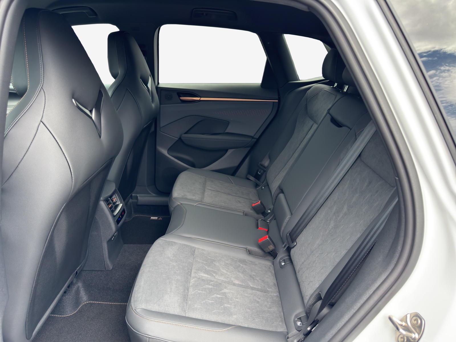 CUPRA Terramar 1.5 eTSI Prime Edition DSG-image-11