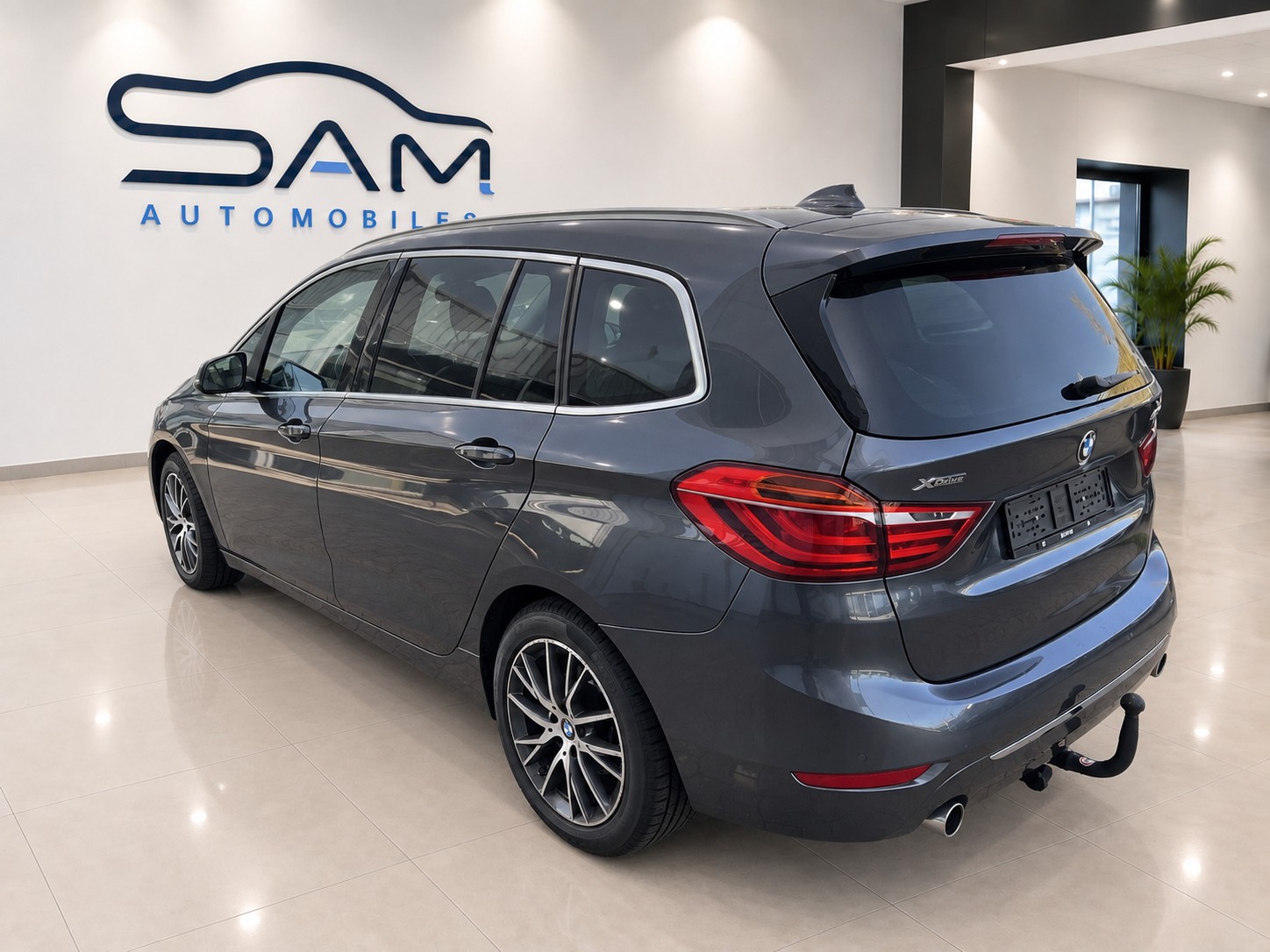 BMW 220d xDrive Gran Tourer Steptronic-image-7